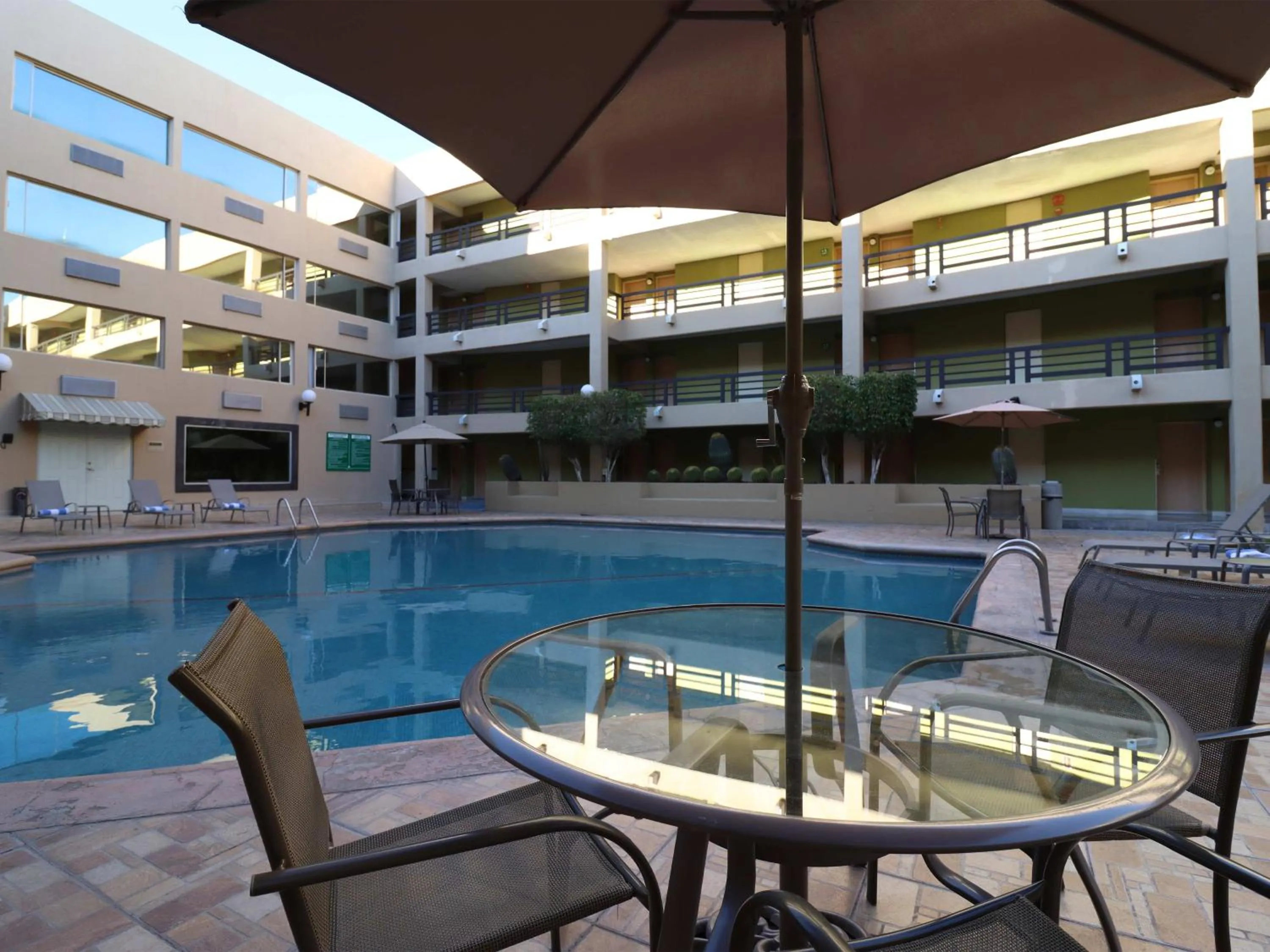 Swimming pool in Hotel Araiza Hermosillo