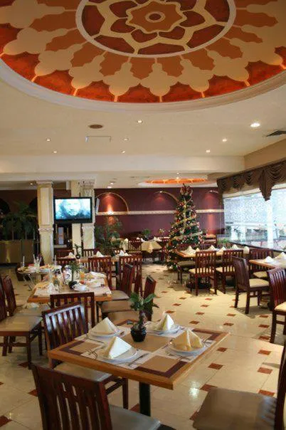 Restaurant/places to eat in Grand Royal Tampico