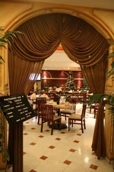 Restaurant/places to eat in Grand Royal Tampico