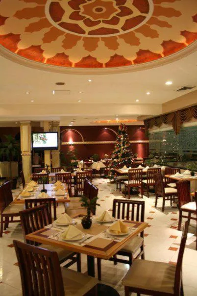 Restaurant/places to eat in Grand Royal Tampico