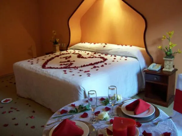 Photo of the whole room, Bed in Grand Royal Tampico