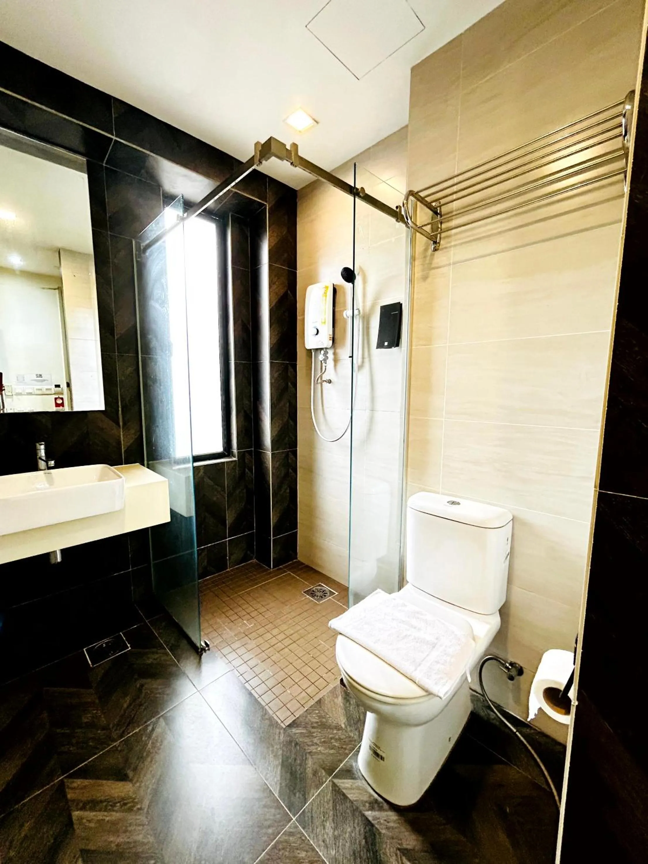 Bathroom in Kino Hotel