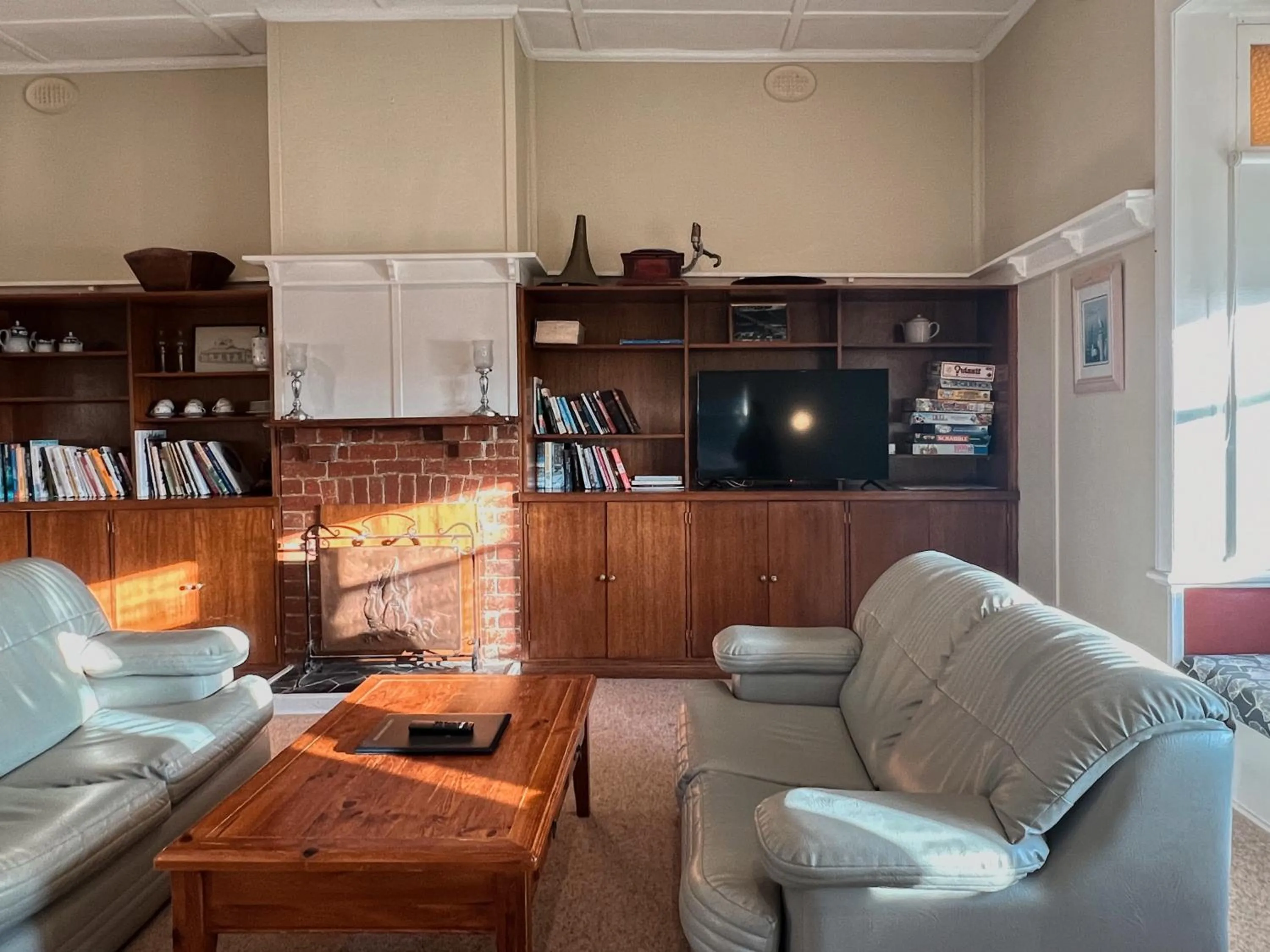 Communal lounge/ TV room in Amaroo Park