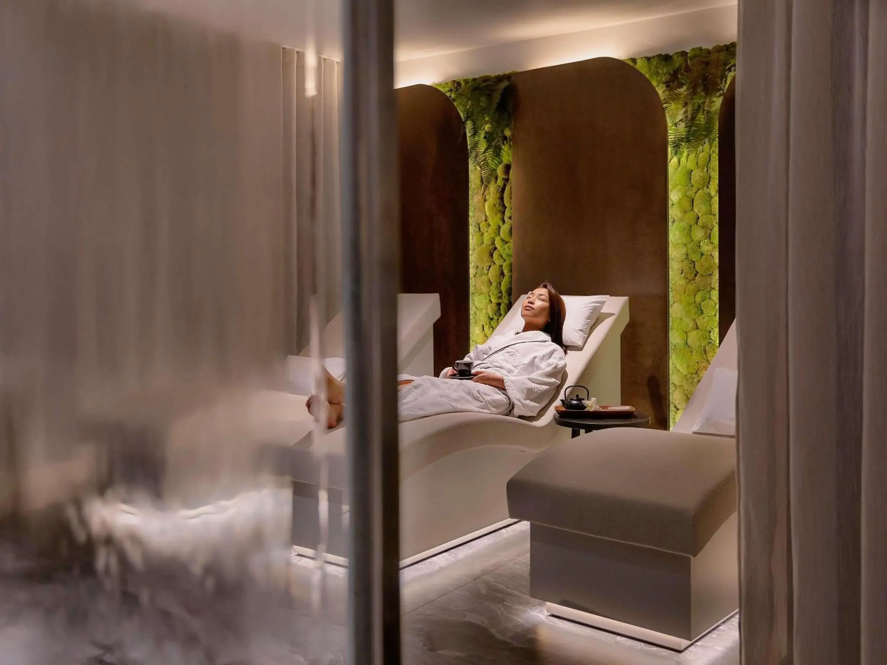 Property building, Bed in Sofitel Auckland Viaduct Harbour Property building, Bed in Sofitel Auckland Viaduct Harbour