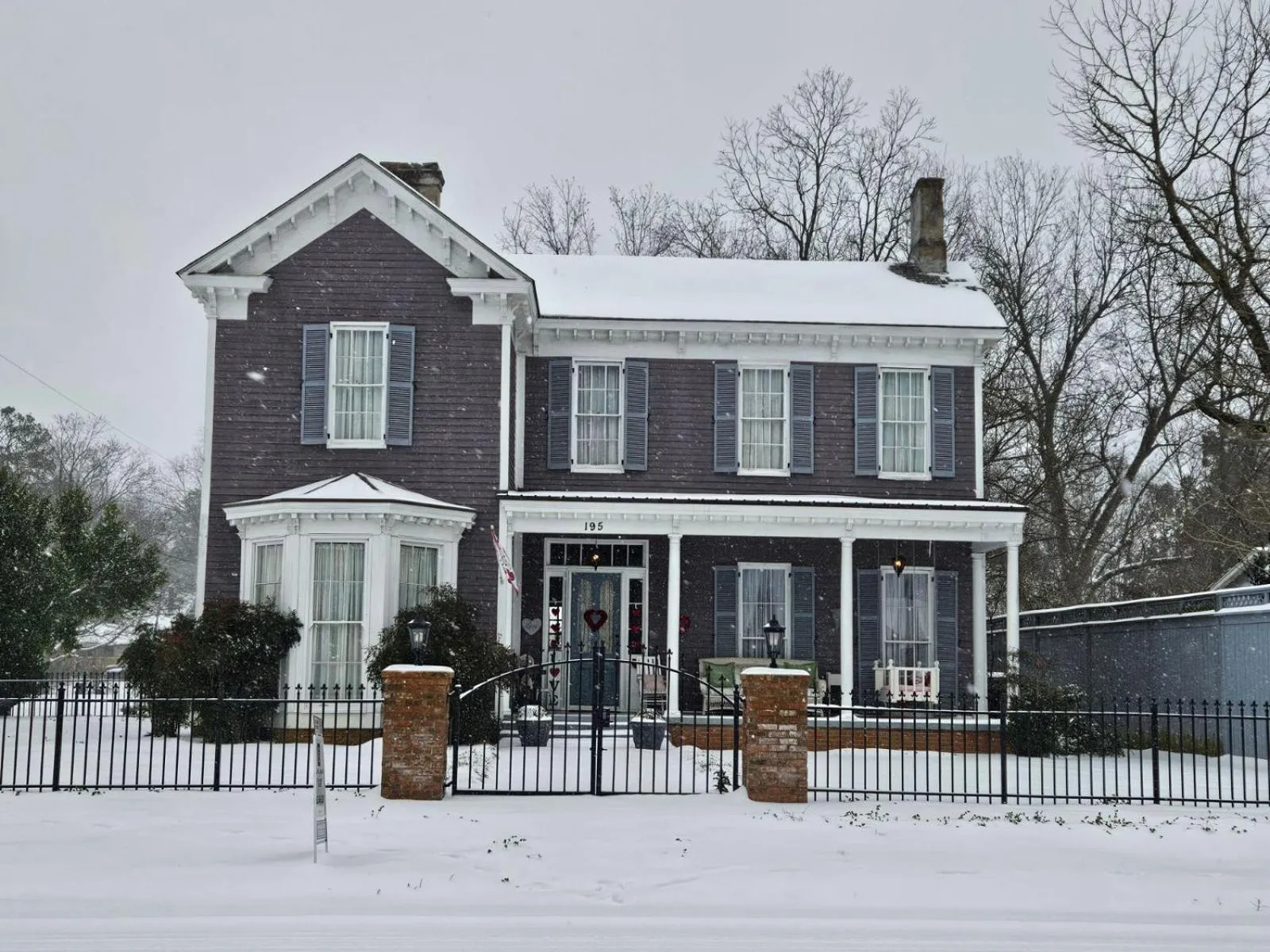 Facade/entrance in The Wynne House Inn