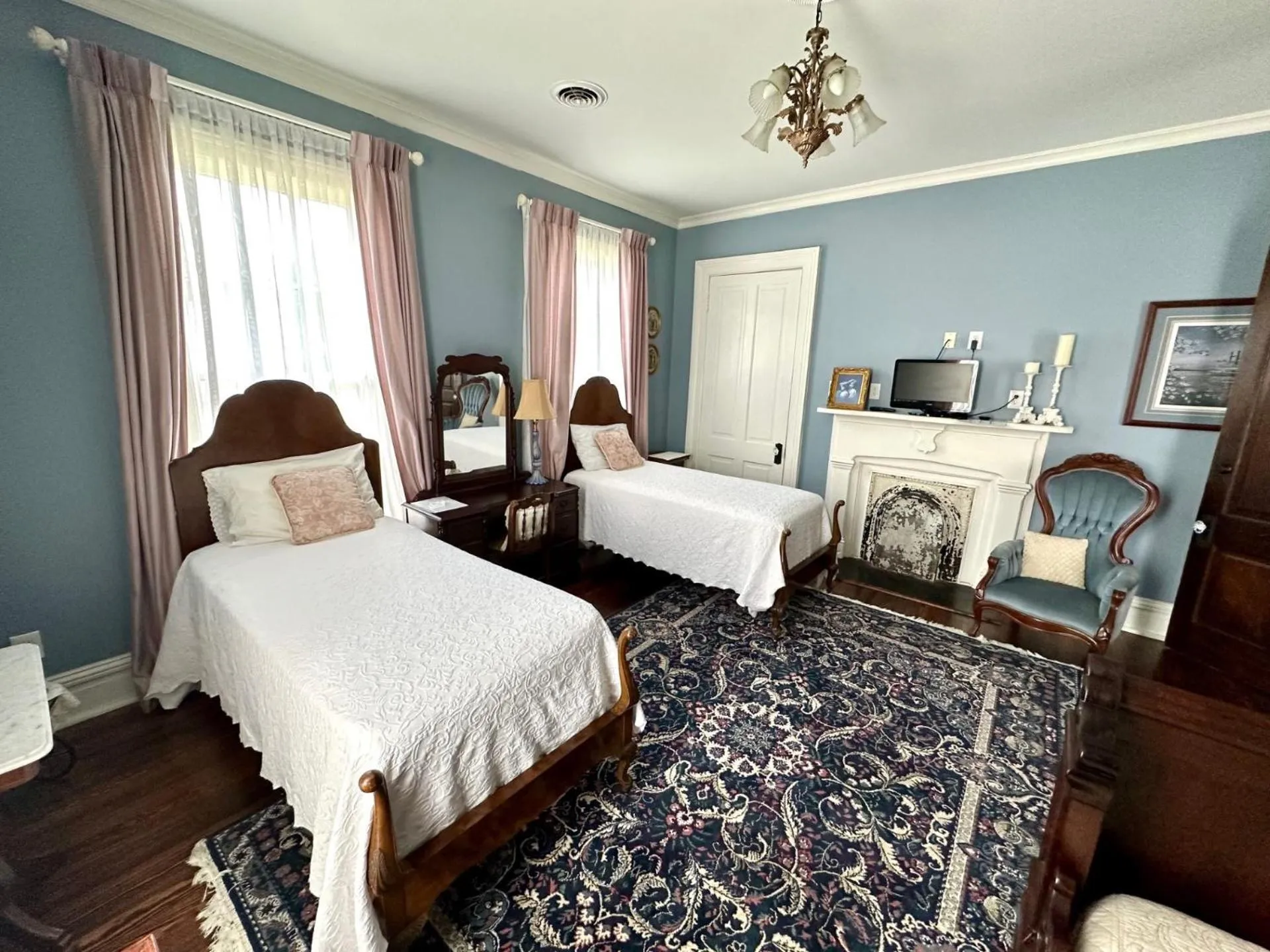 Bed in The Wynne House Inn