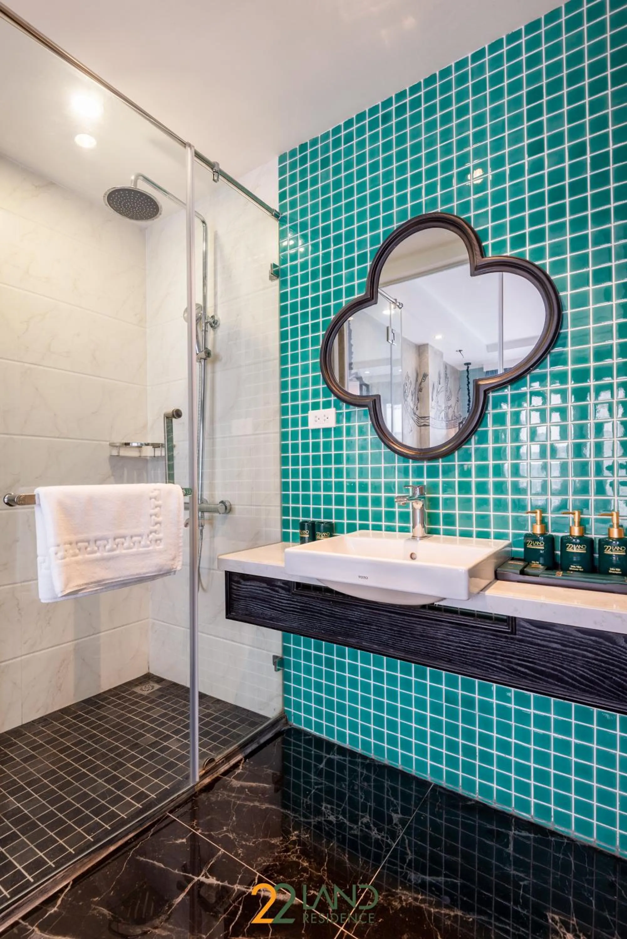 Shower in 22Land Residence Hotel & Spa 52 Ngo Huyen