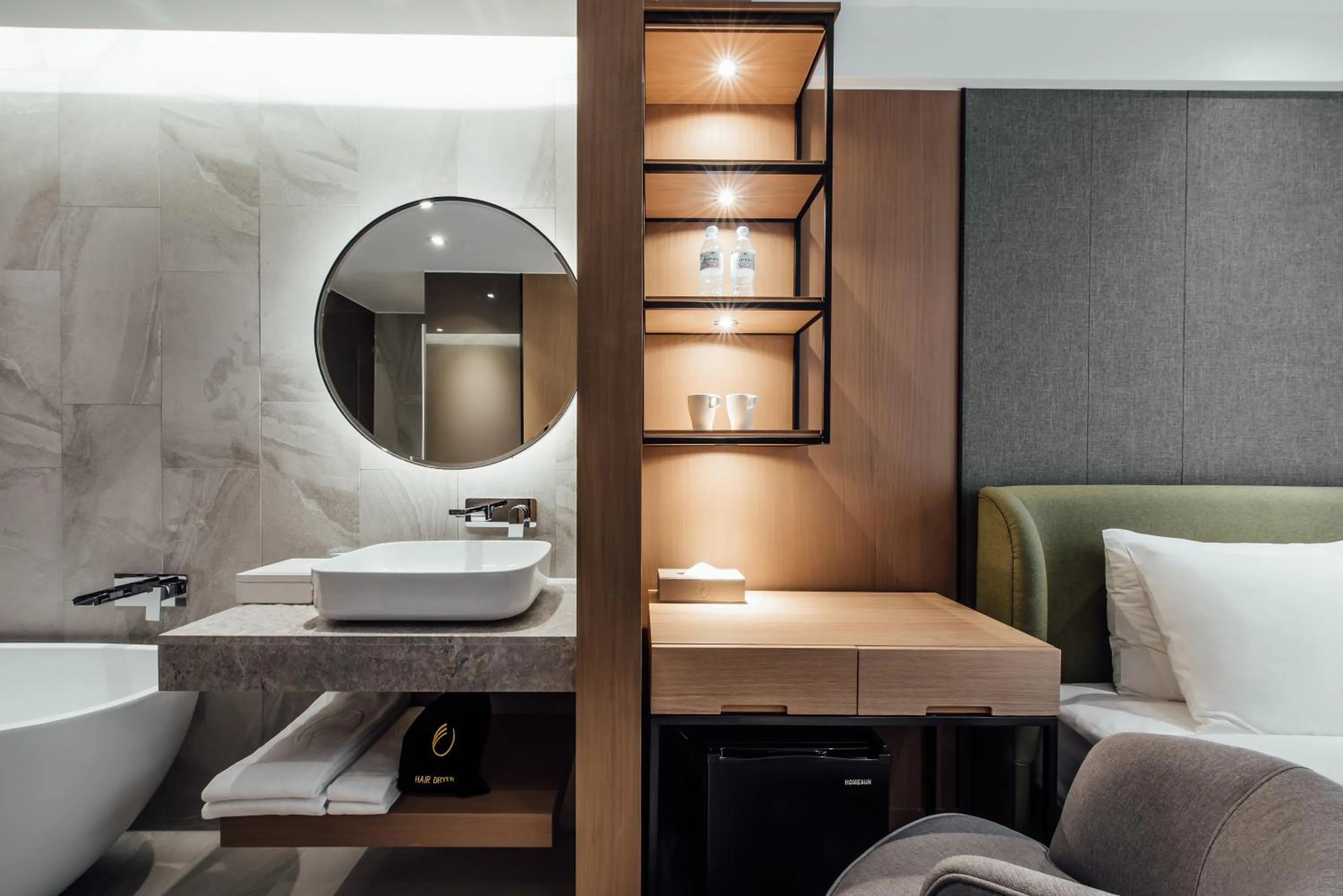 Bath in Harbour 10 Hotel