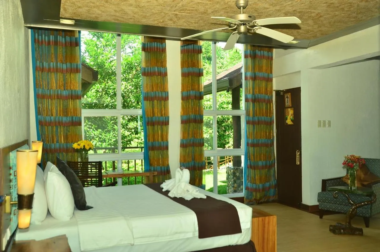 Bed in West 35 Eco Mountain Resort