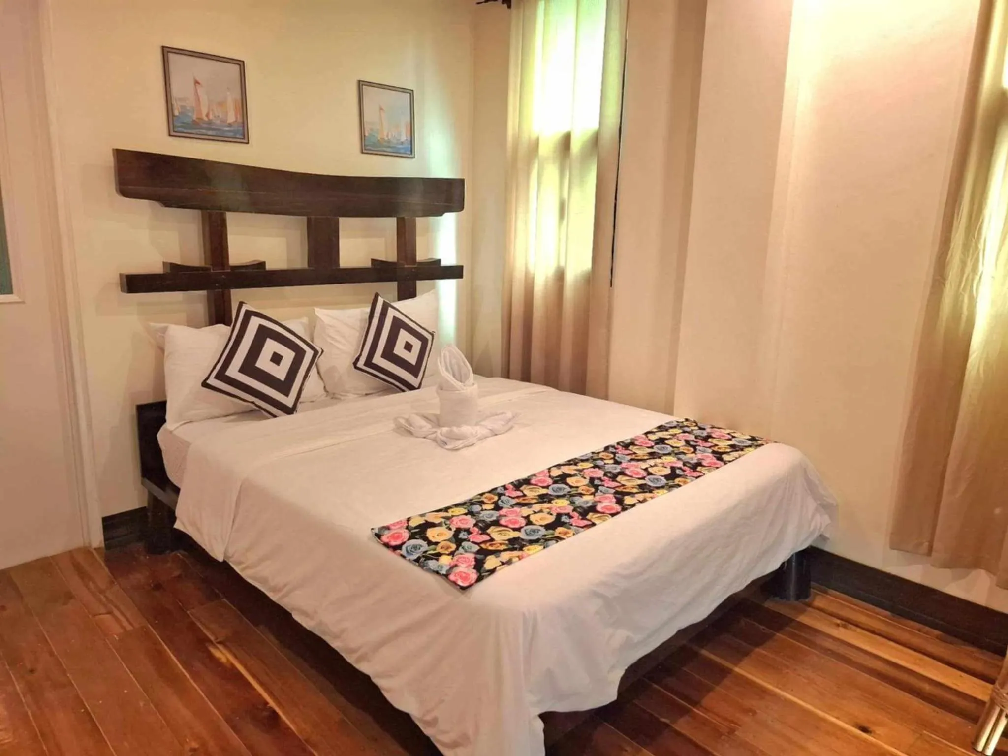 Bed in Peak View Resort