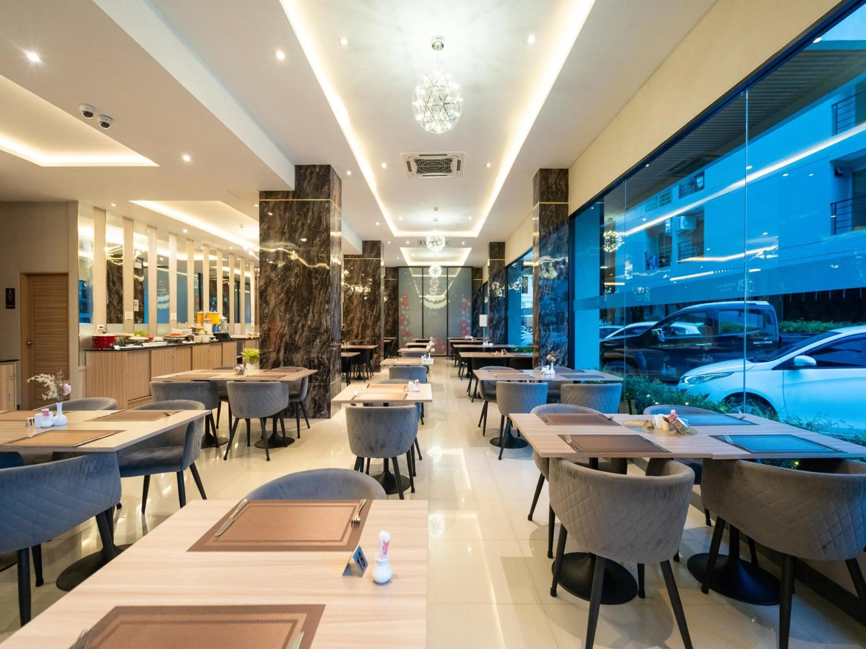 Restaurant/Places to Eat in Patong Bay Residence