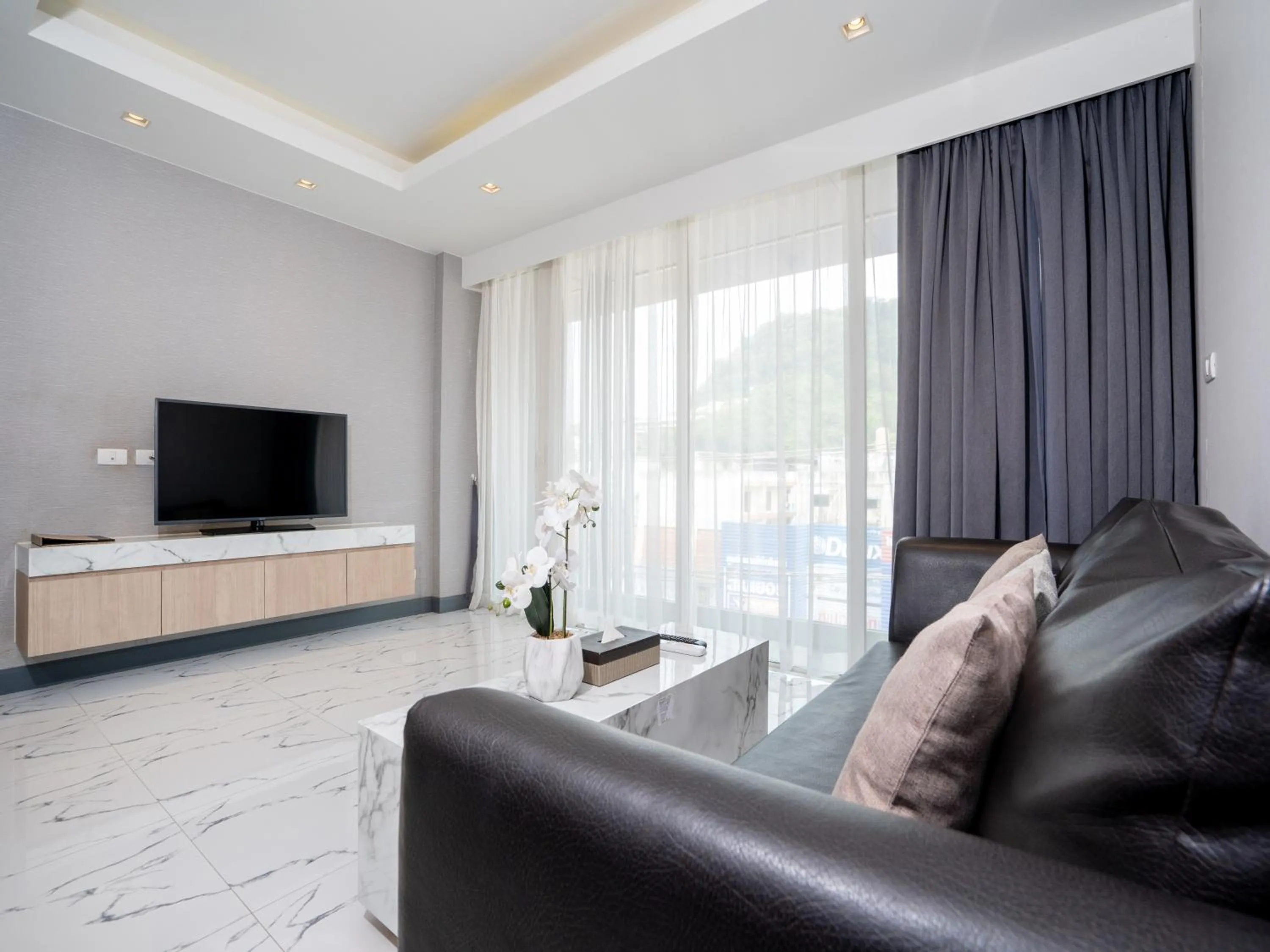 Living room, Seating Area in Patong Bay Residence