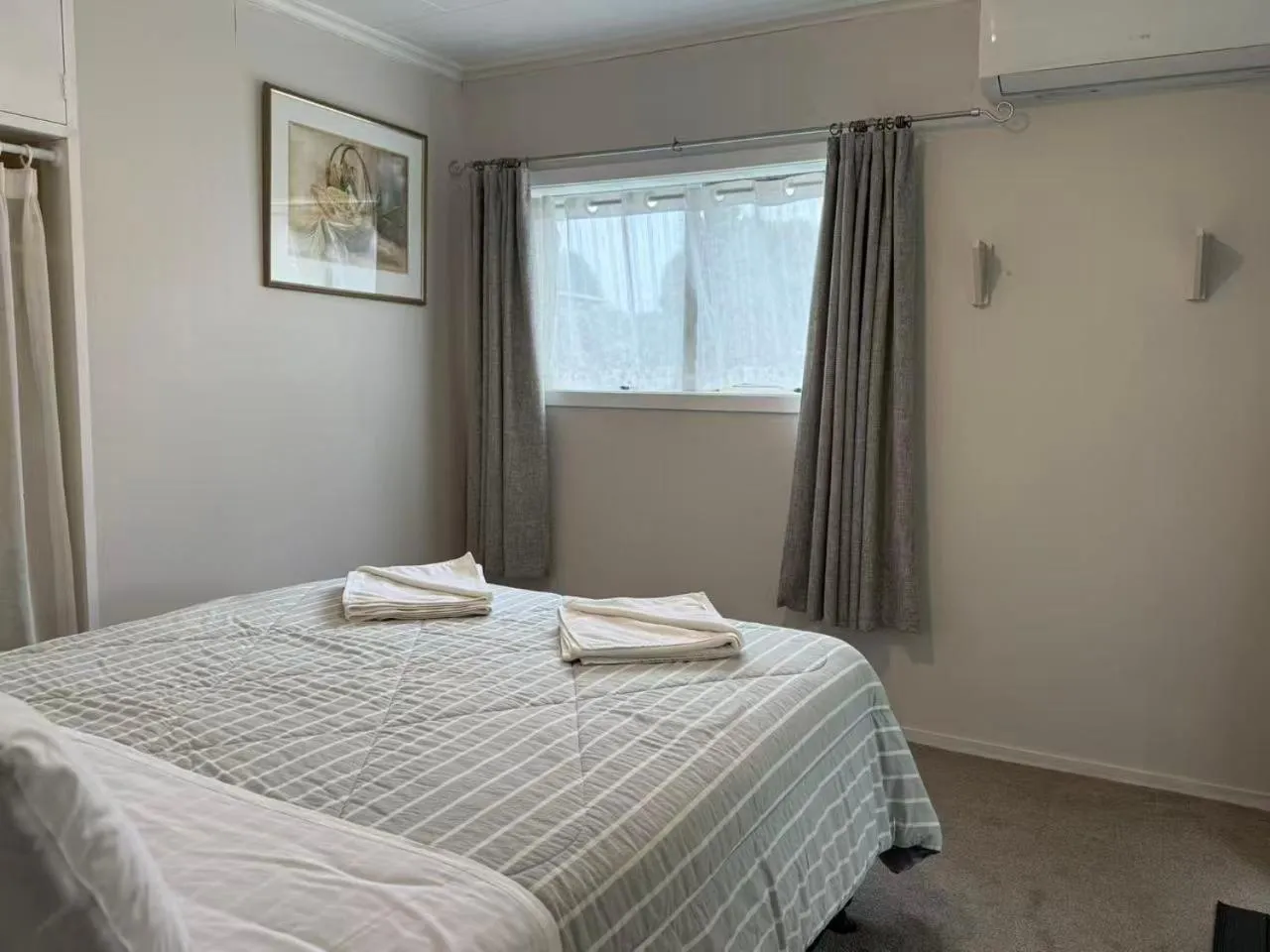 Bed in Mystery Creek Motel