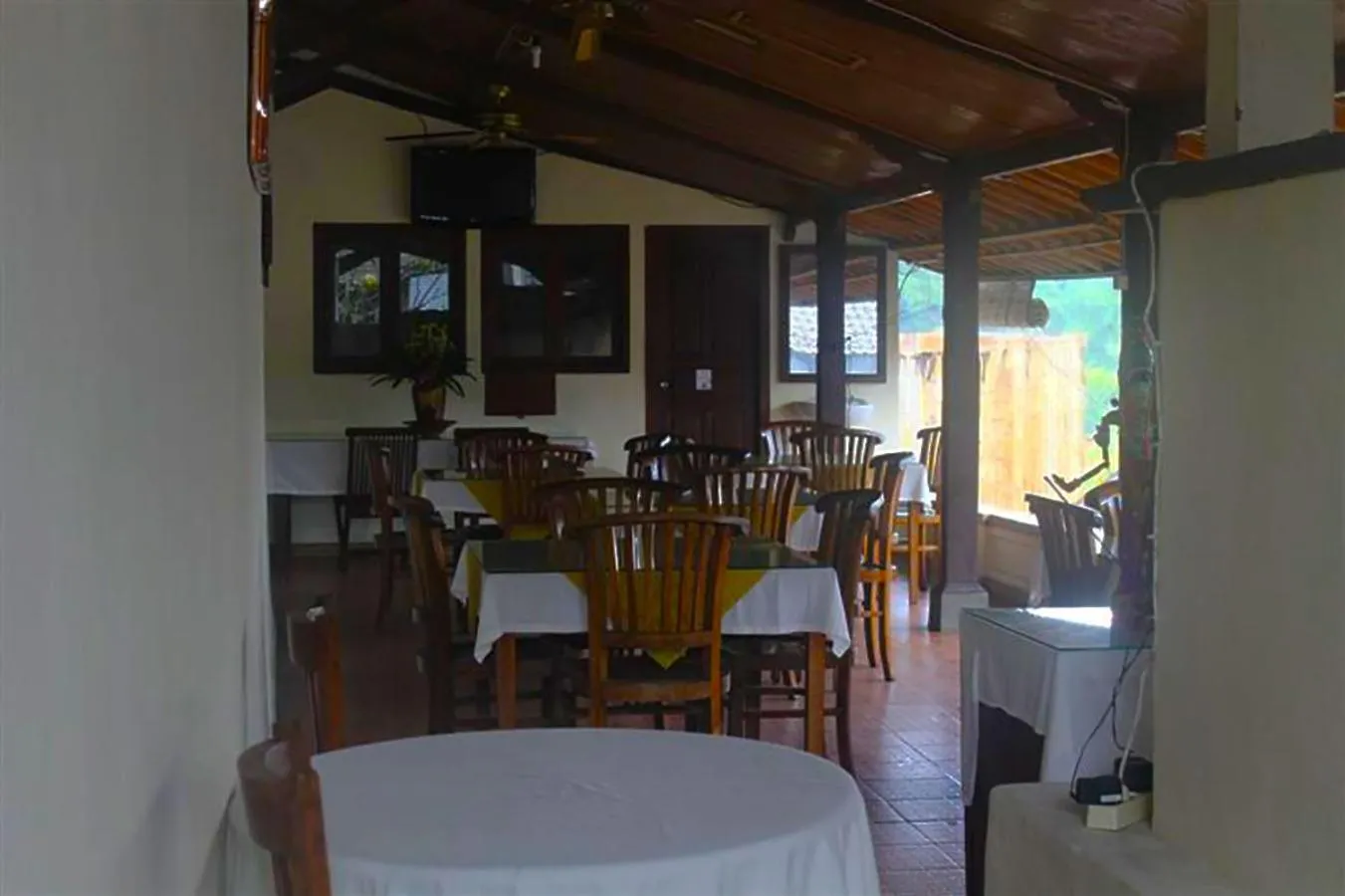 Restaurant/places to eat in Pande Permai Bungalows