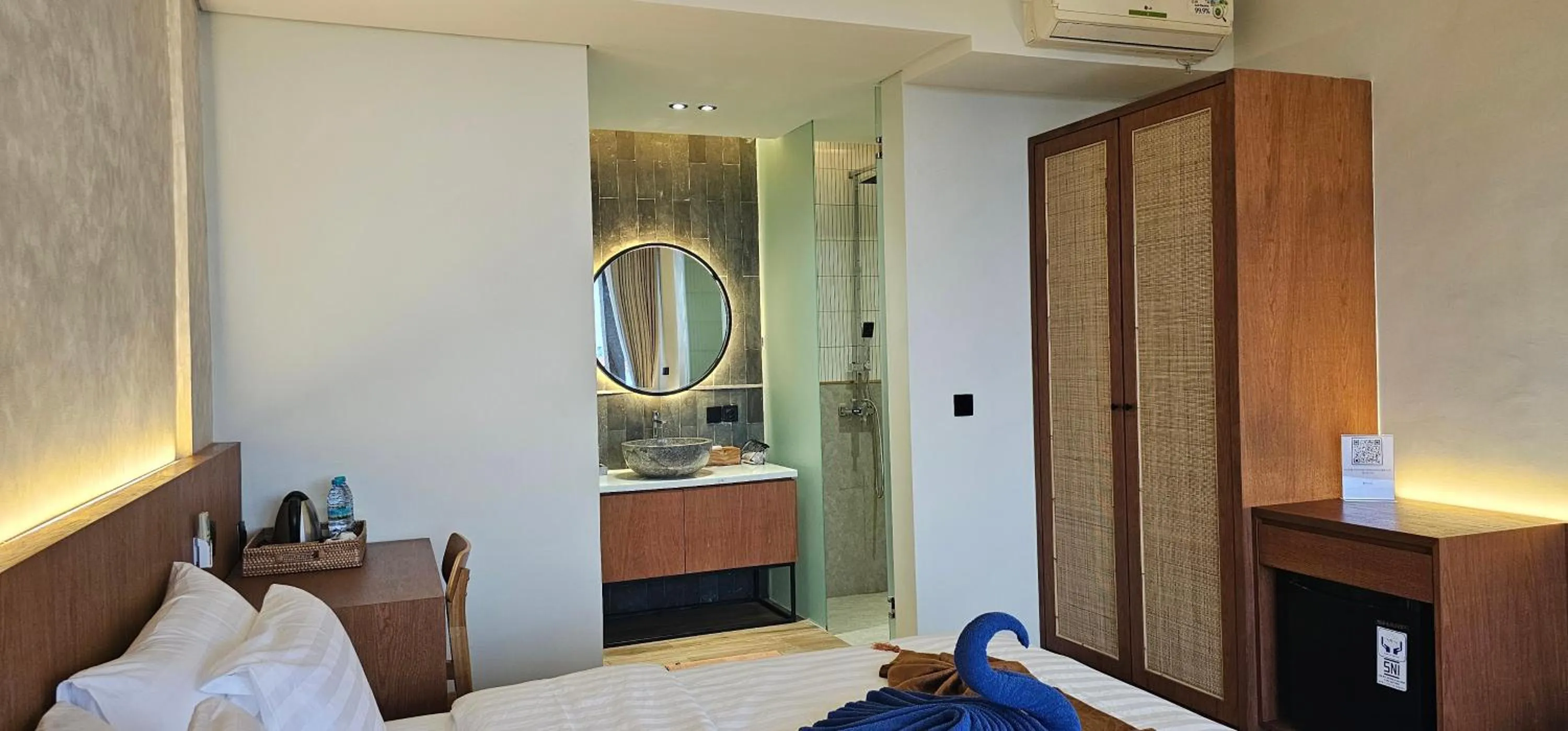 Bathroom, Bed in Kun - Kun Guest House Ubud
