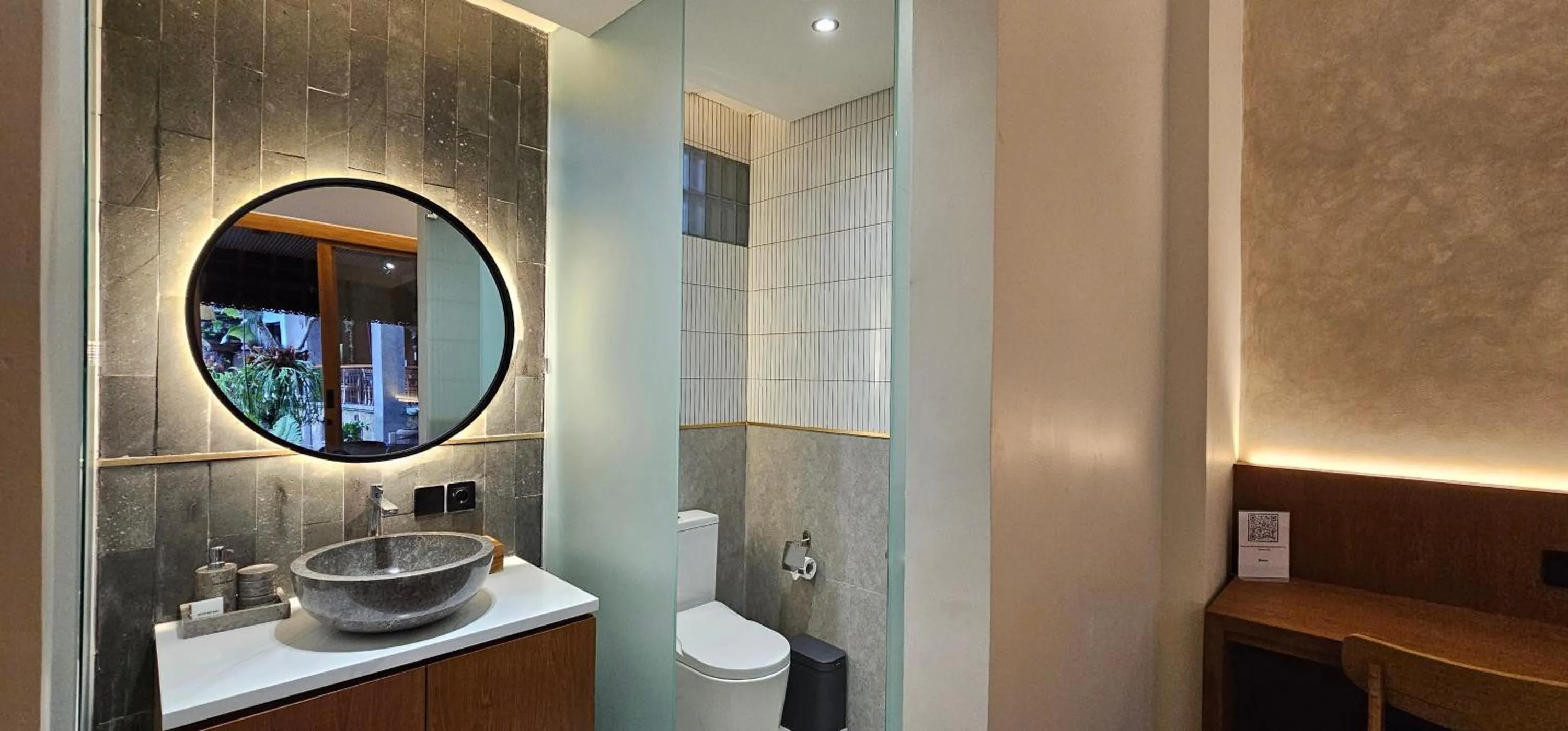 Shower in Kun - Kun Guest House Ubud