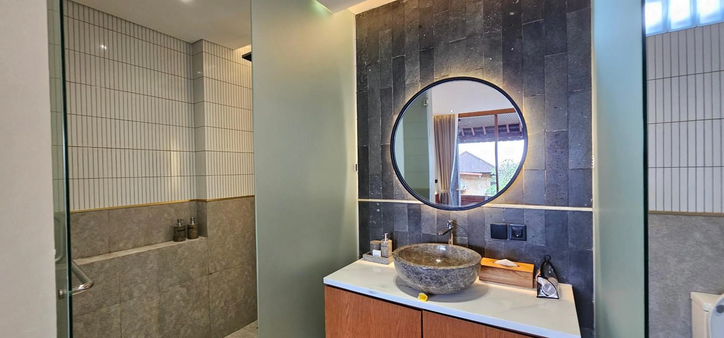 Shower in Kun - Kun Guest House Ubud