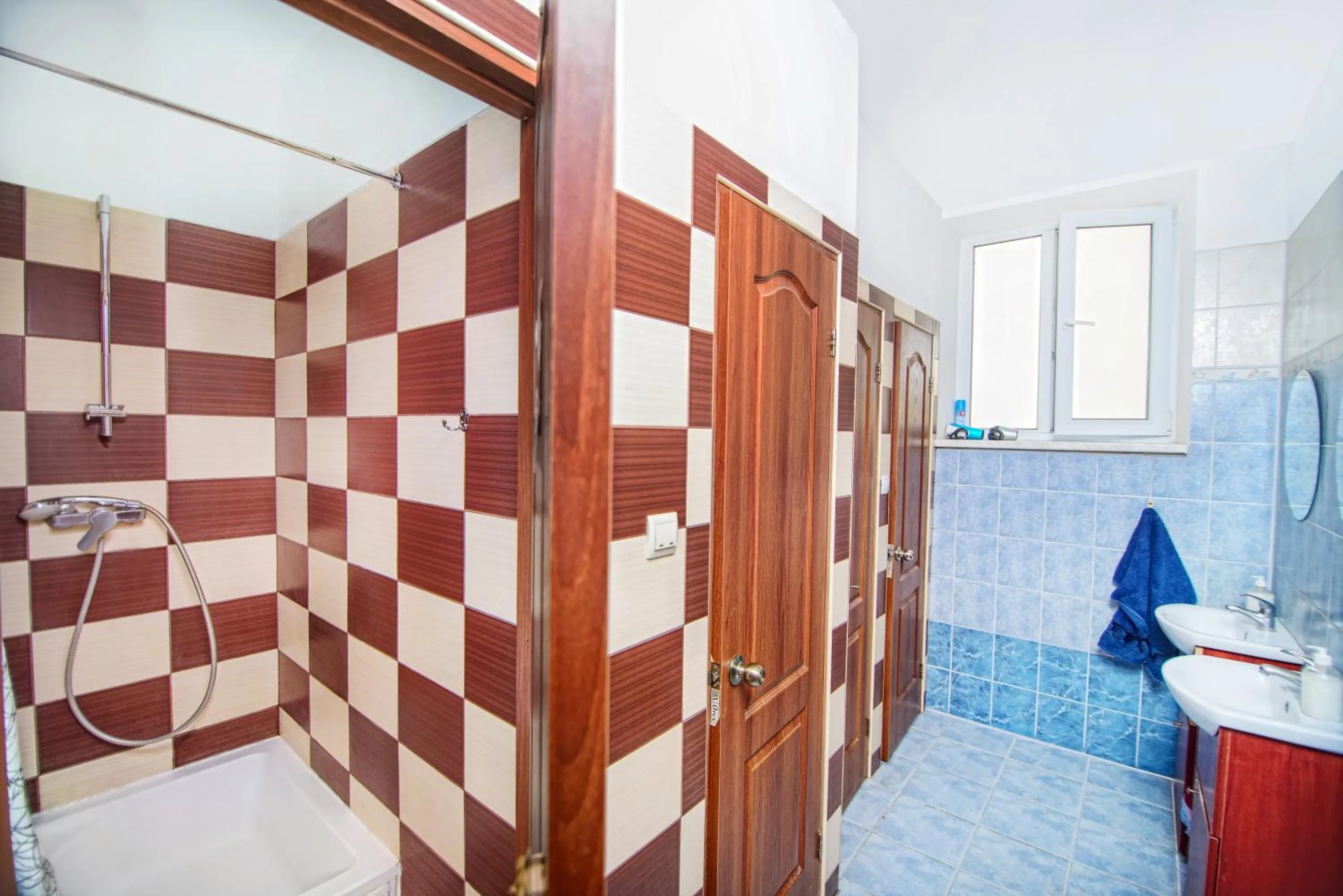 Shower in Coffee Home Hostel