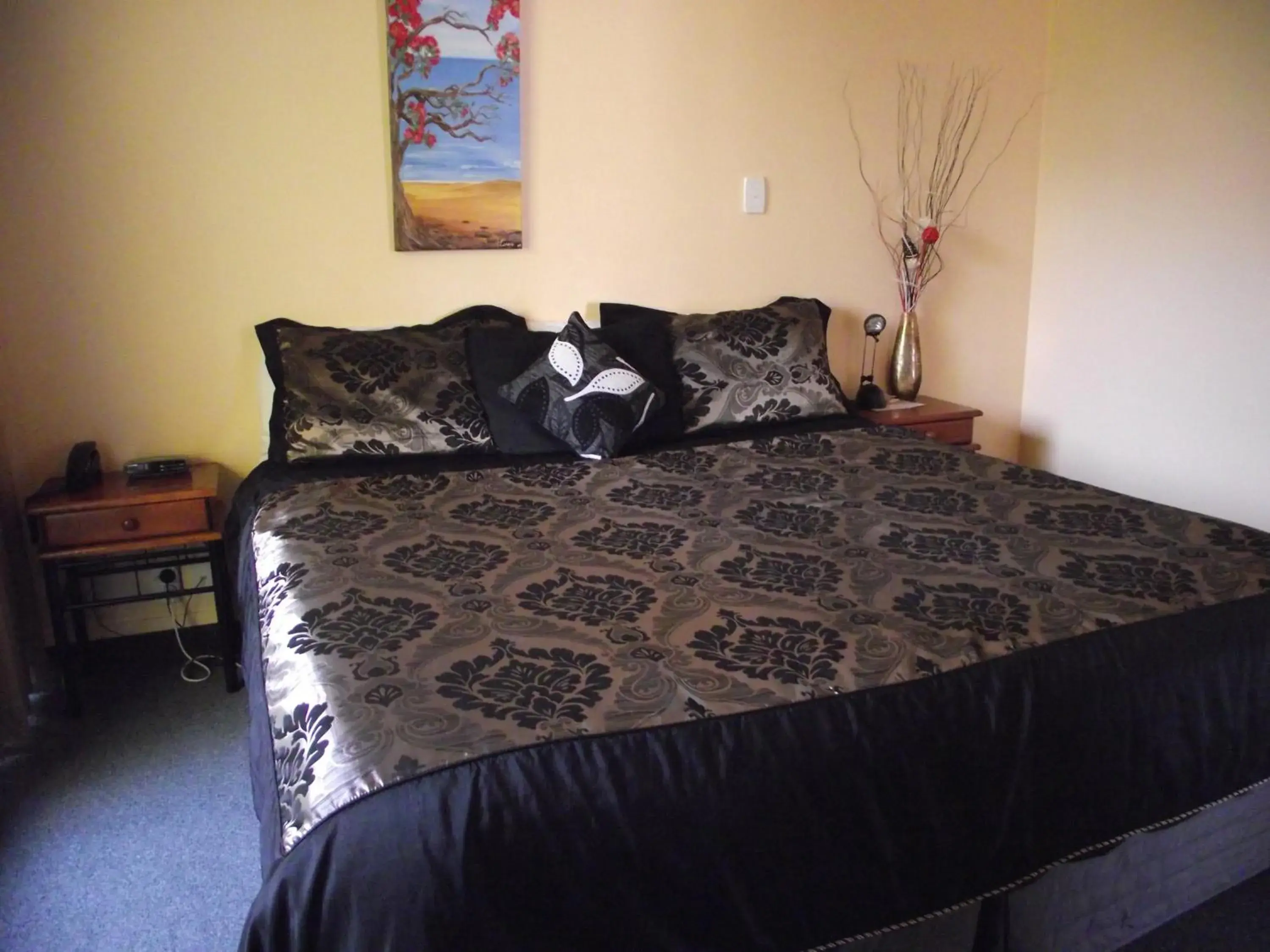 Bed in Caves Motor Inn Bed in Caves Motor Inn