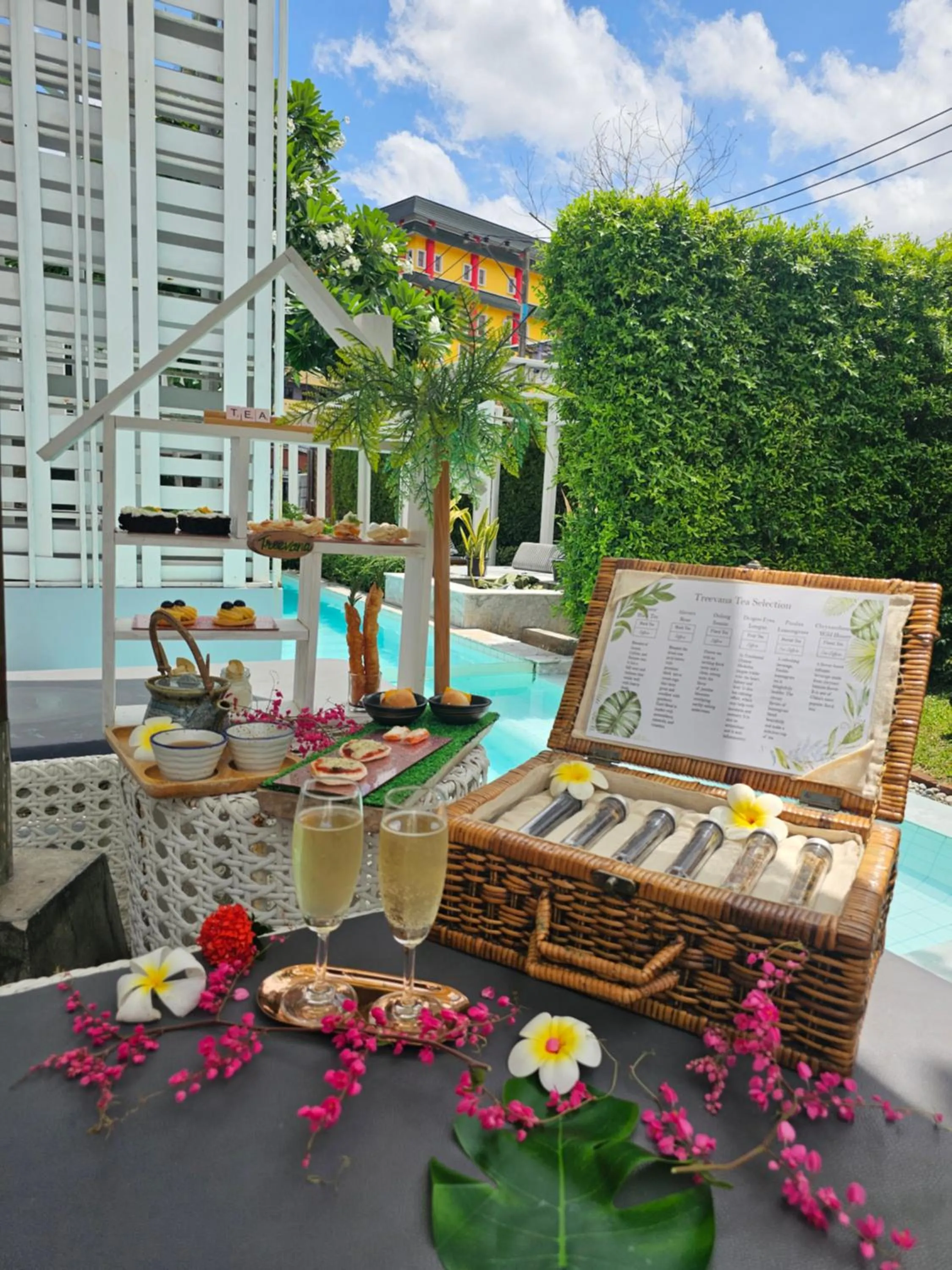 Food and drinks in Treevana Club Chiangmai