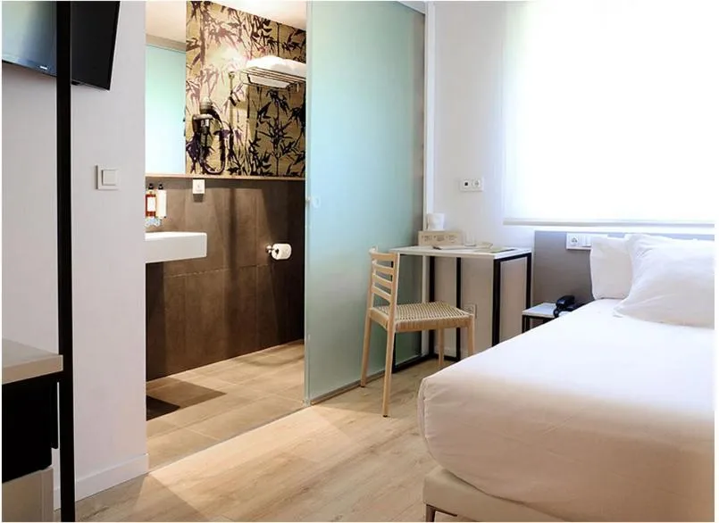 Bedroom, Bed in Hotel Bide Bide Tolosa