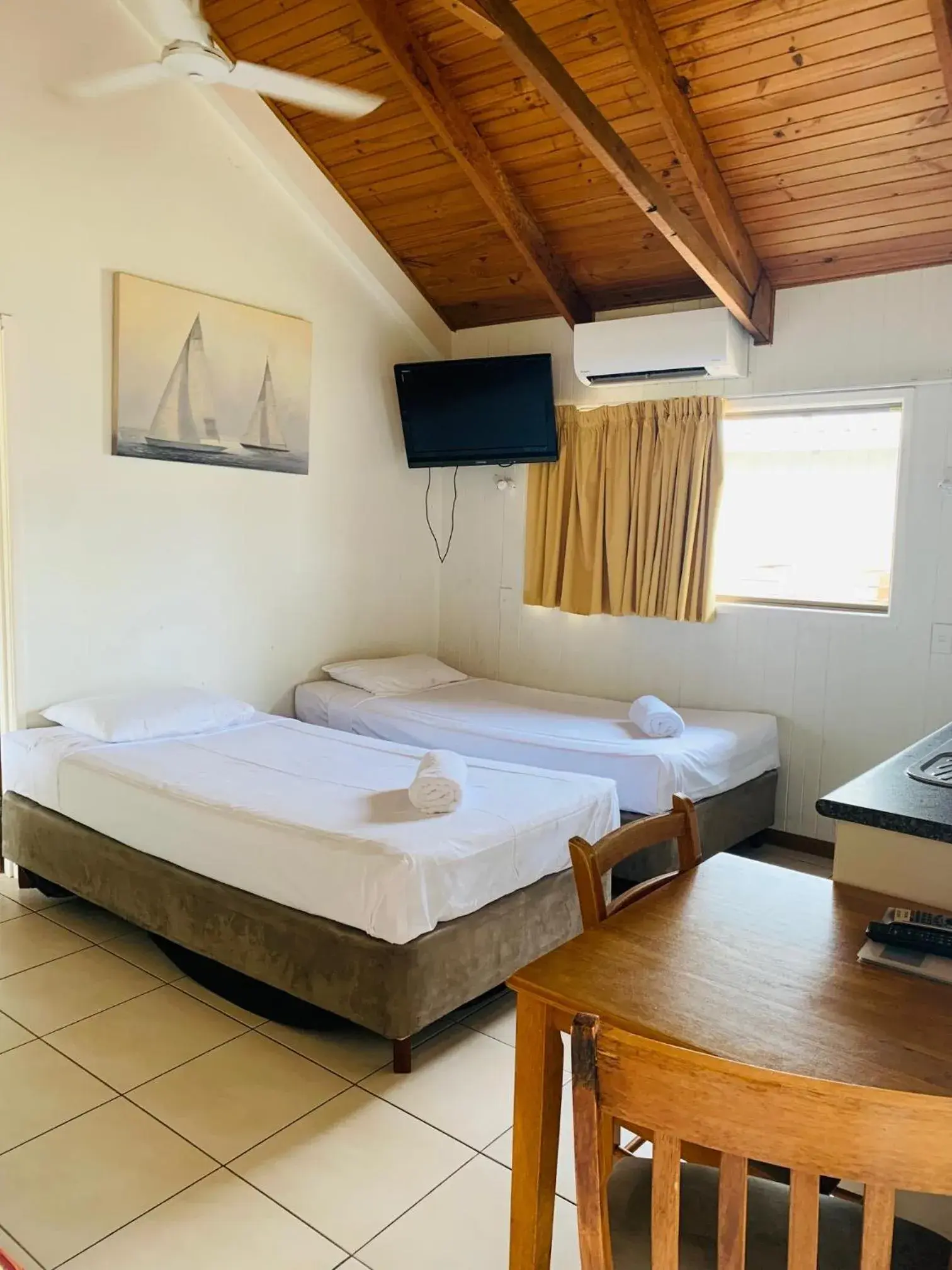 Bed in Airlie Beach Apartments Bed in Airlie Beach Apartments