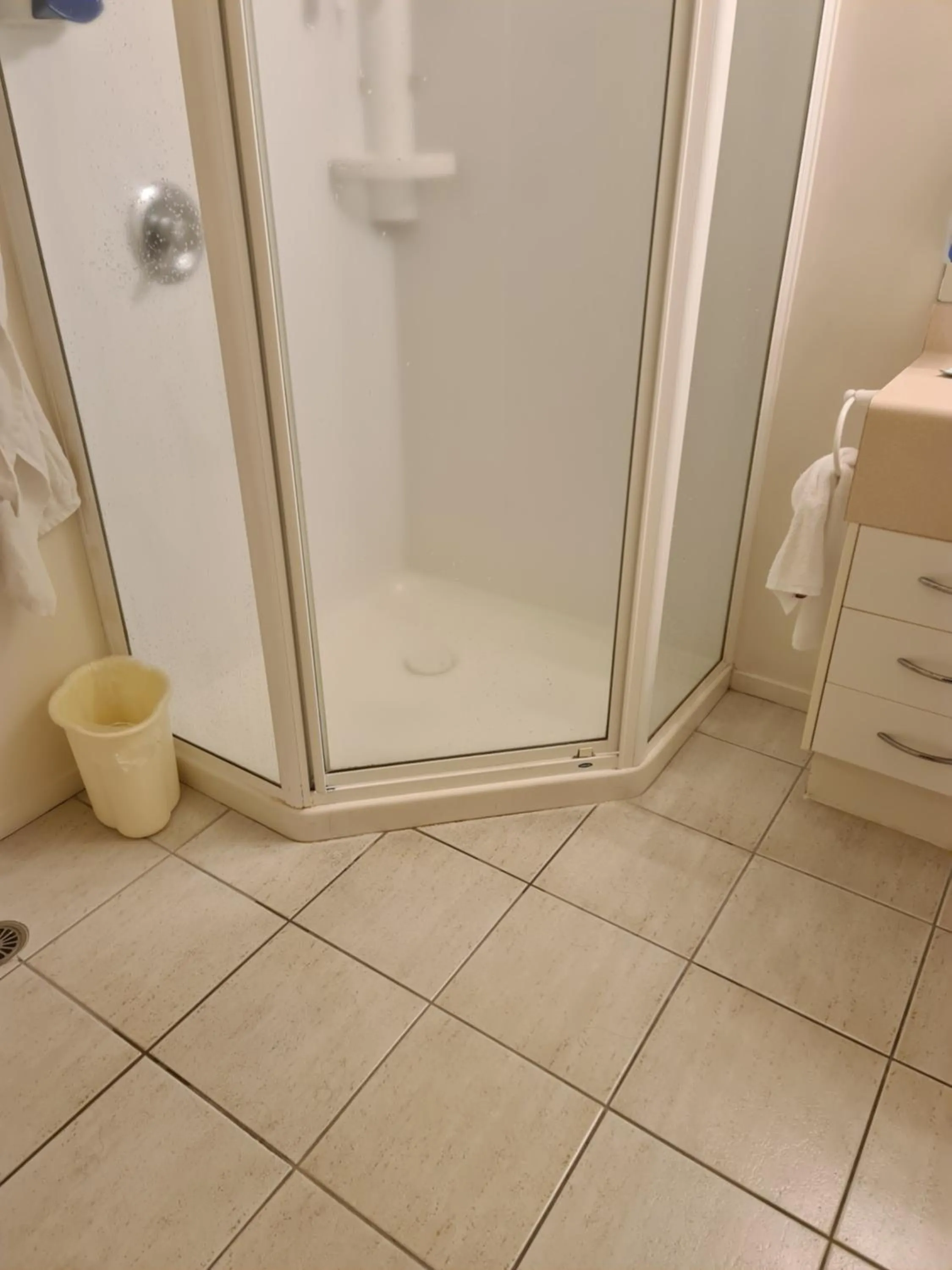 Shower in Oceanside Resort & Twin Towers