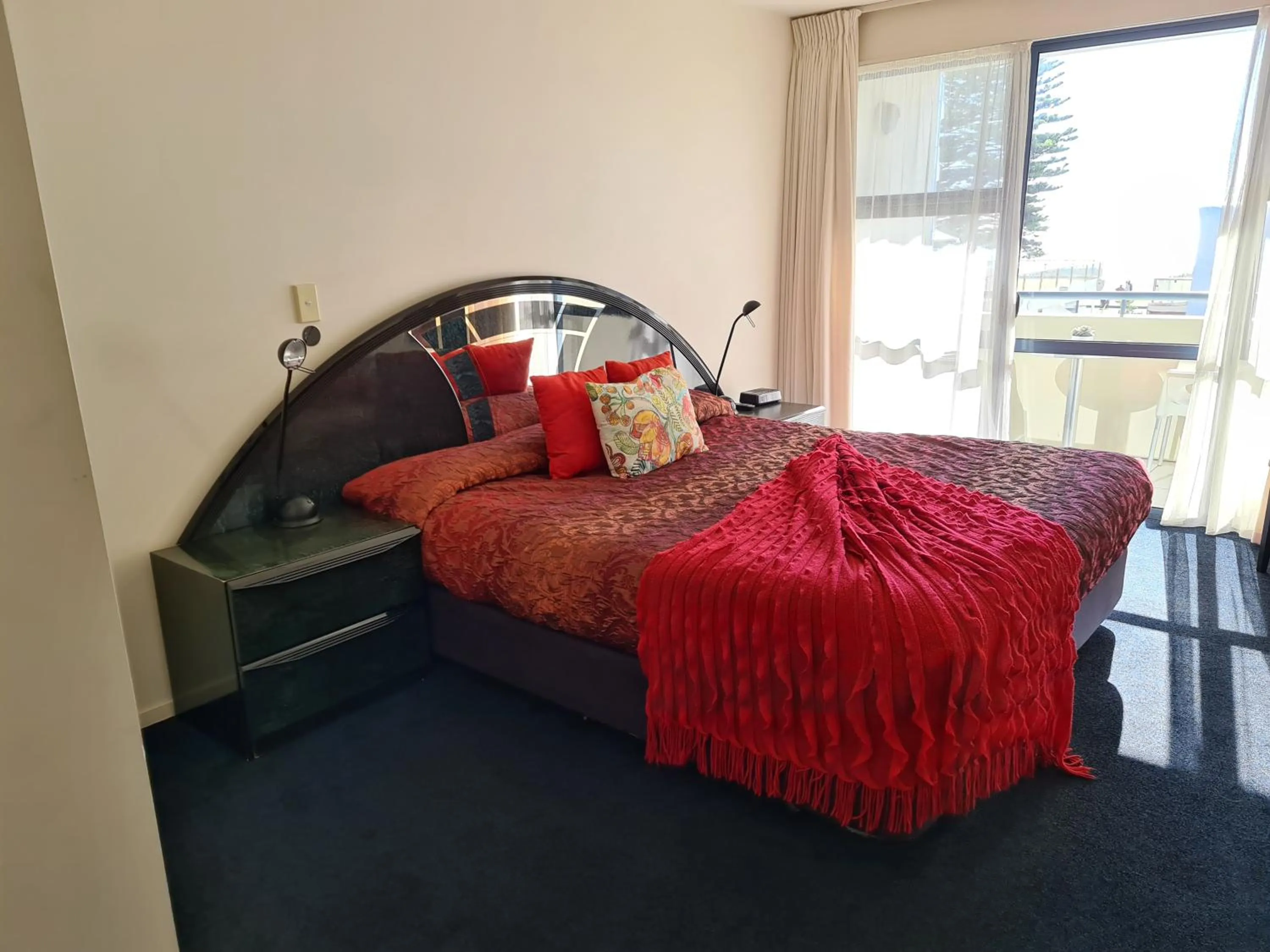 Bed in Oceanside Resort & Twin Towers