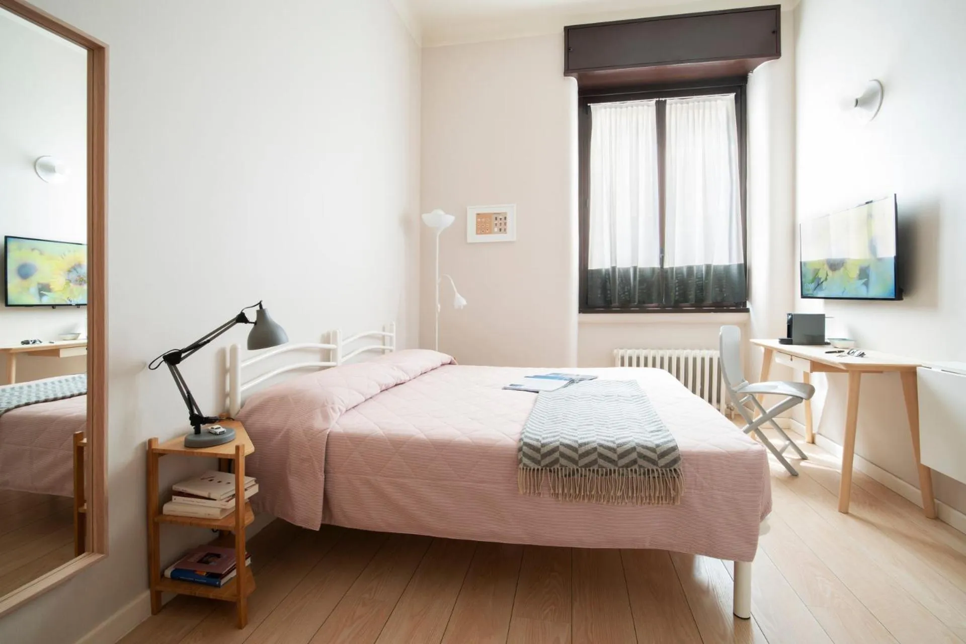 Photo of the whole room, Bed in Sigieri Residence Milano