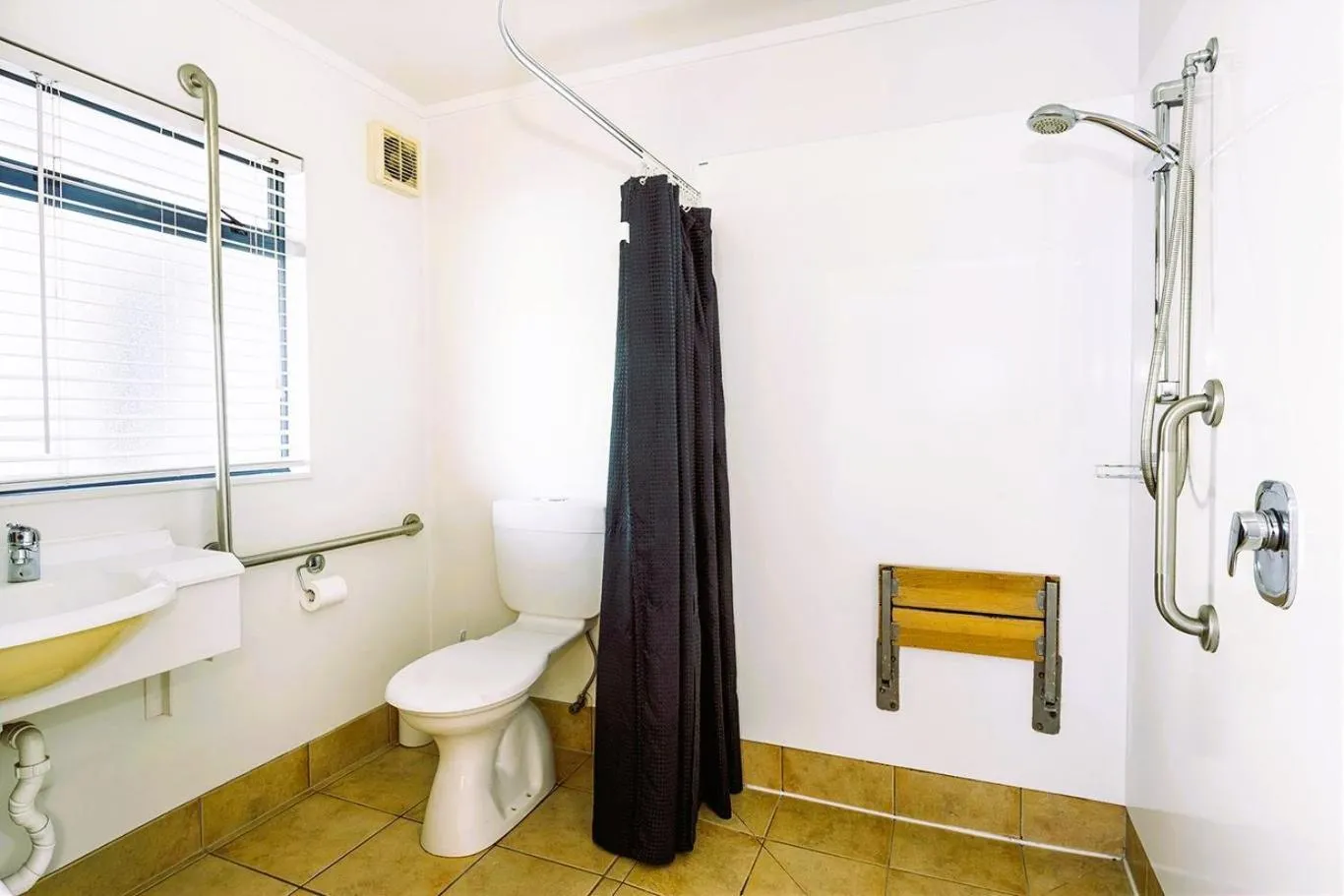 Aquarius Motor Inn