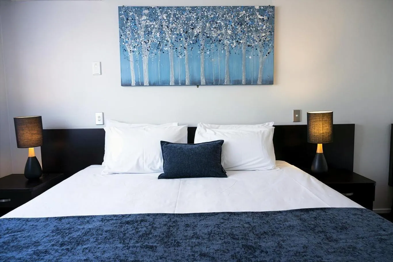 Bed in Aquarius Motor Inn