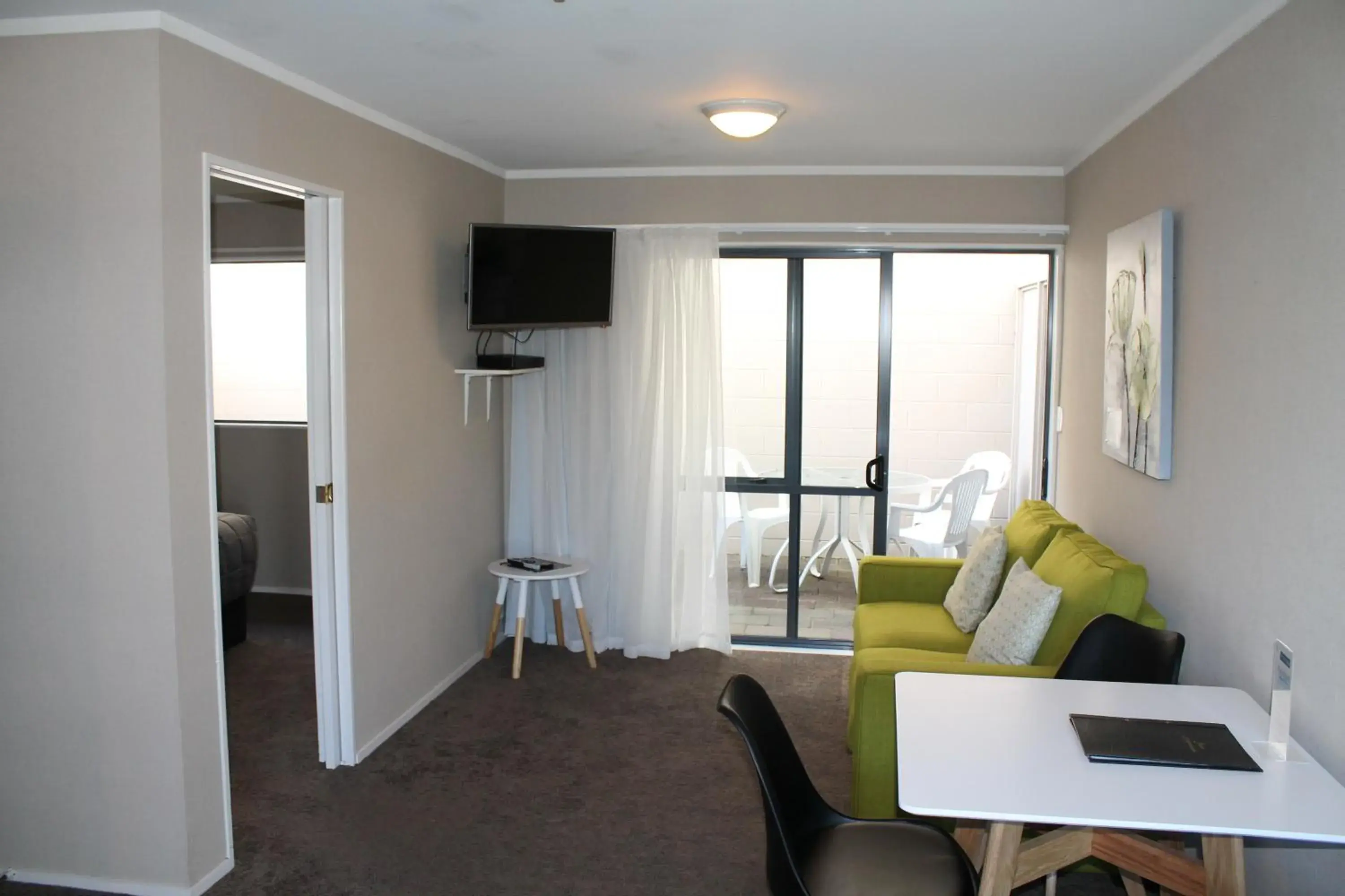 Queen Suite in Aquarius Motor Inn Queen Suite in Aquarius Motor Inn