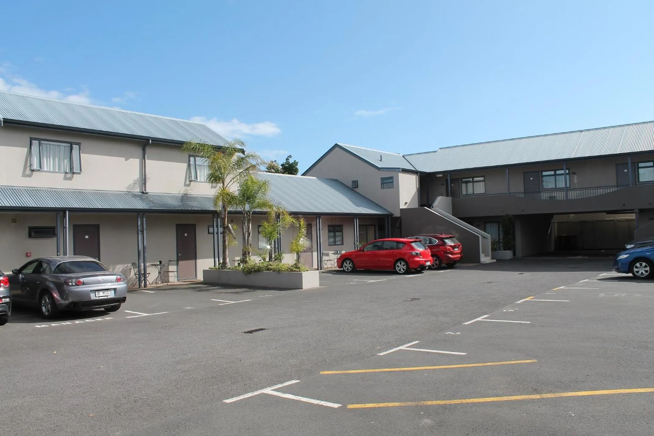 Property building in Aquarius Motor Inn