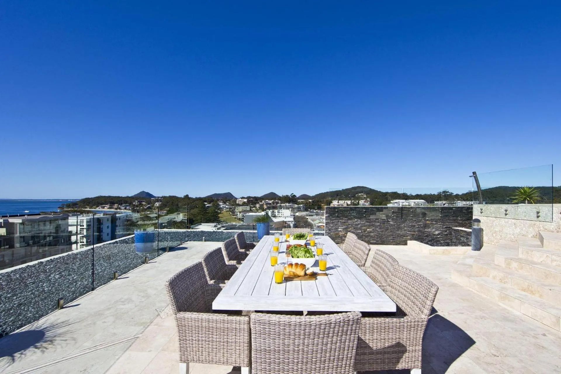 Penthouse Palace - Private Heated Pool and Spa