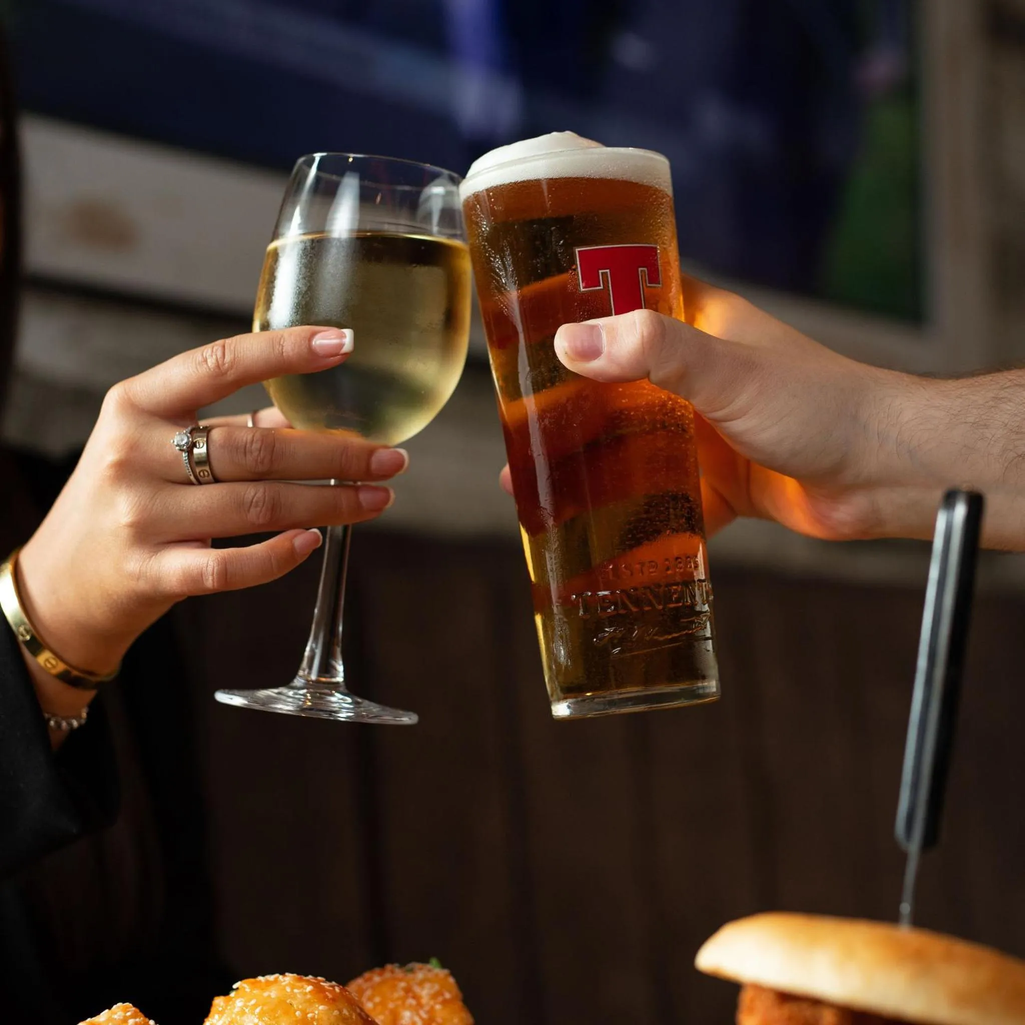 Lounge or bar in Royal Hotel