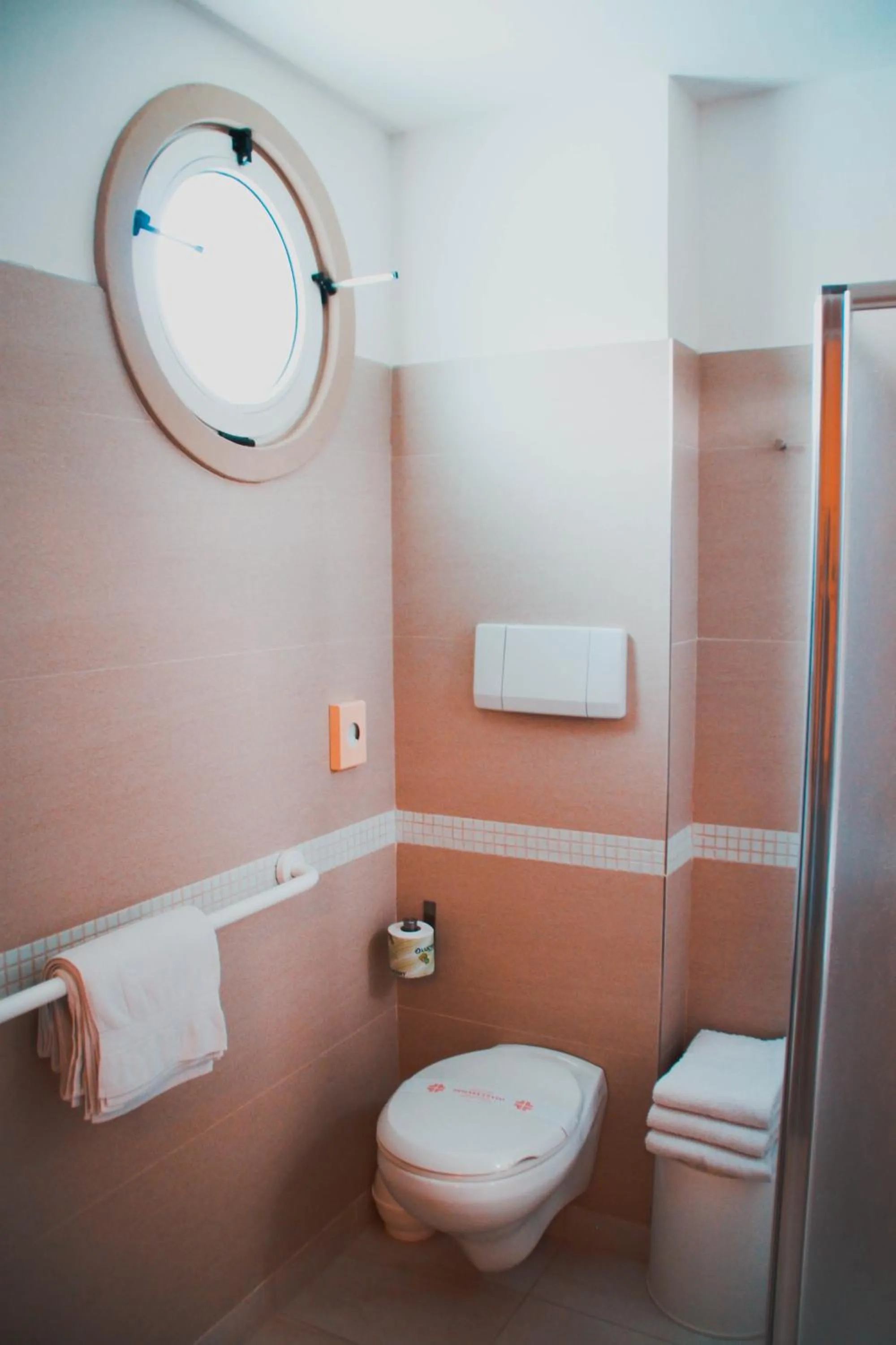 Shower in Hotel Gaby