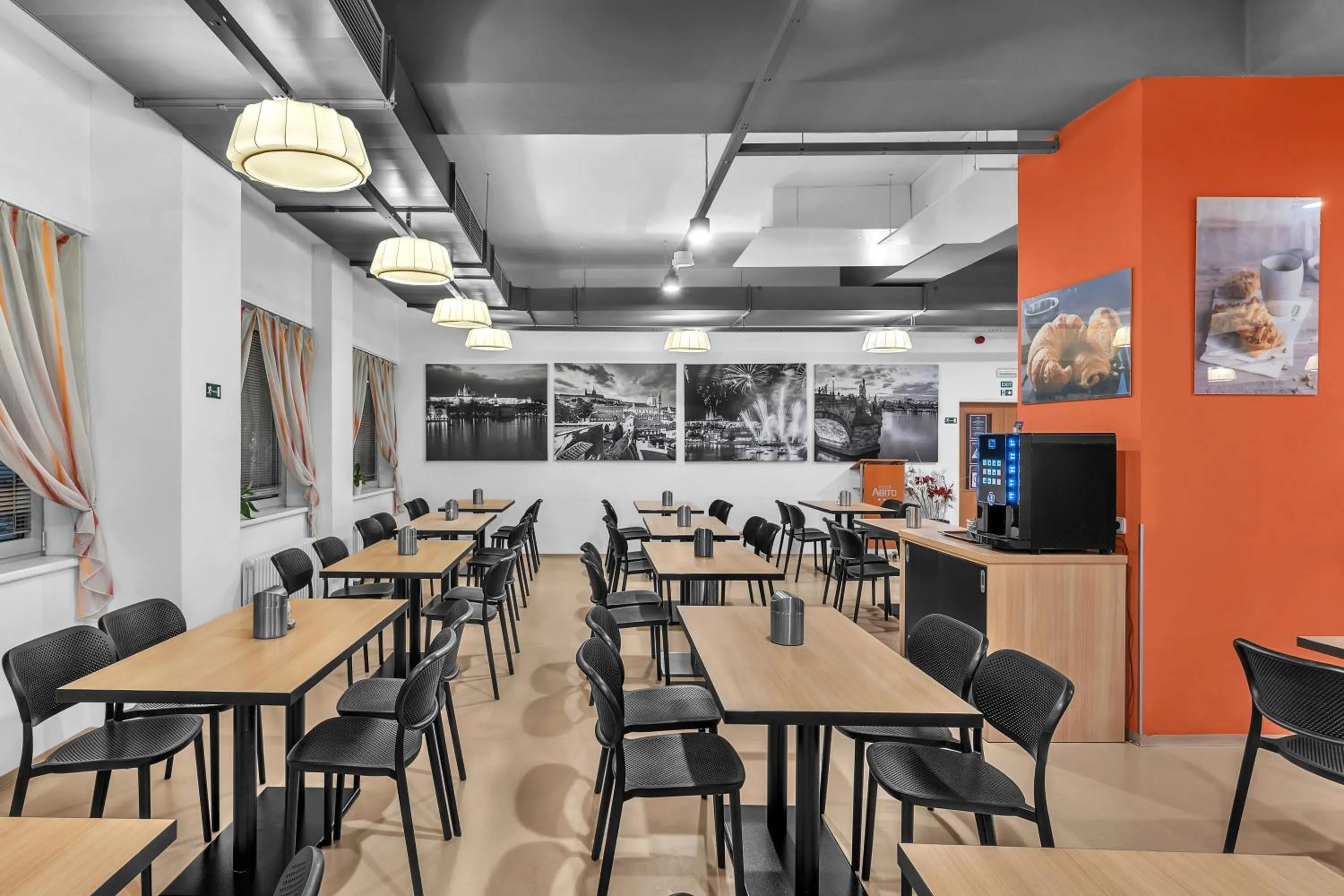 Restaurant/places to eat in Abitohotel