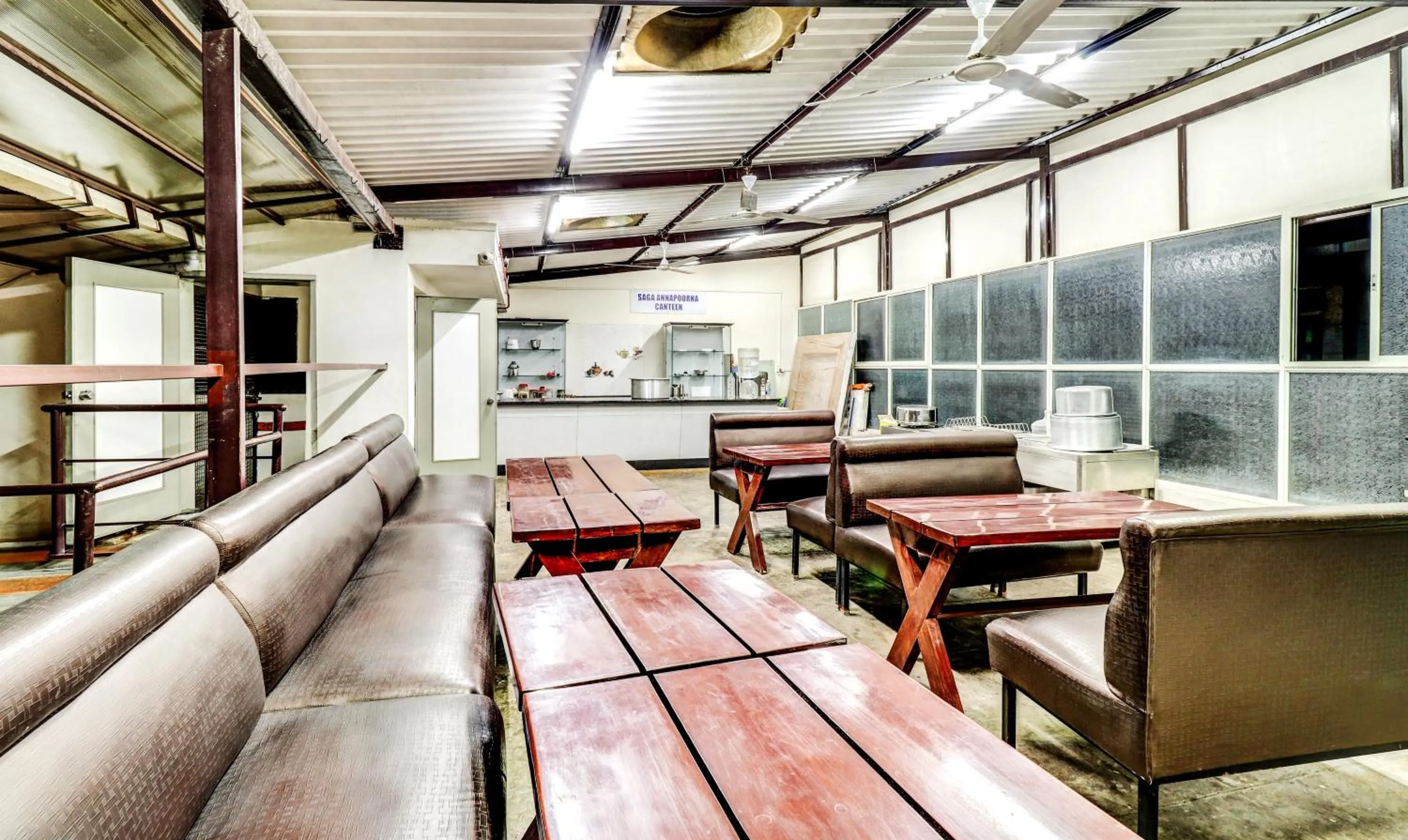 Restaurant/places to eat in Treebo Saga Apartment