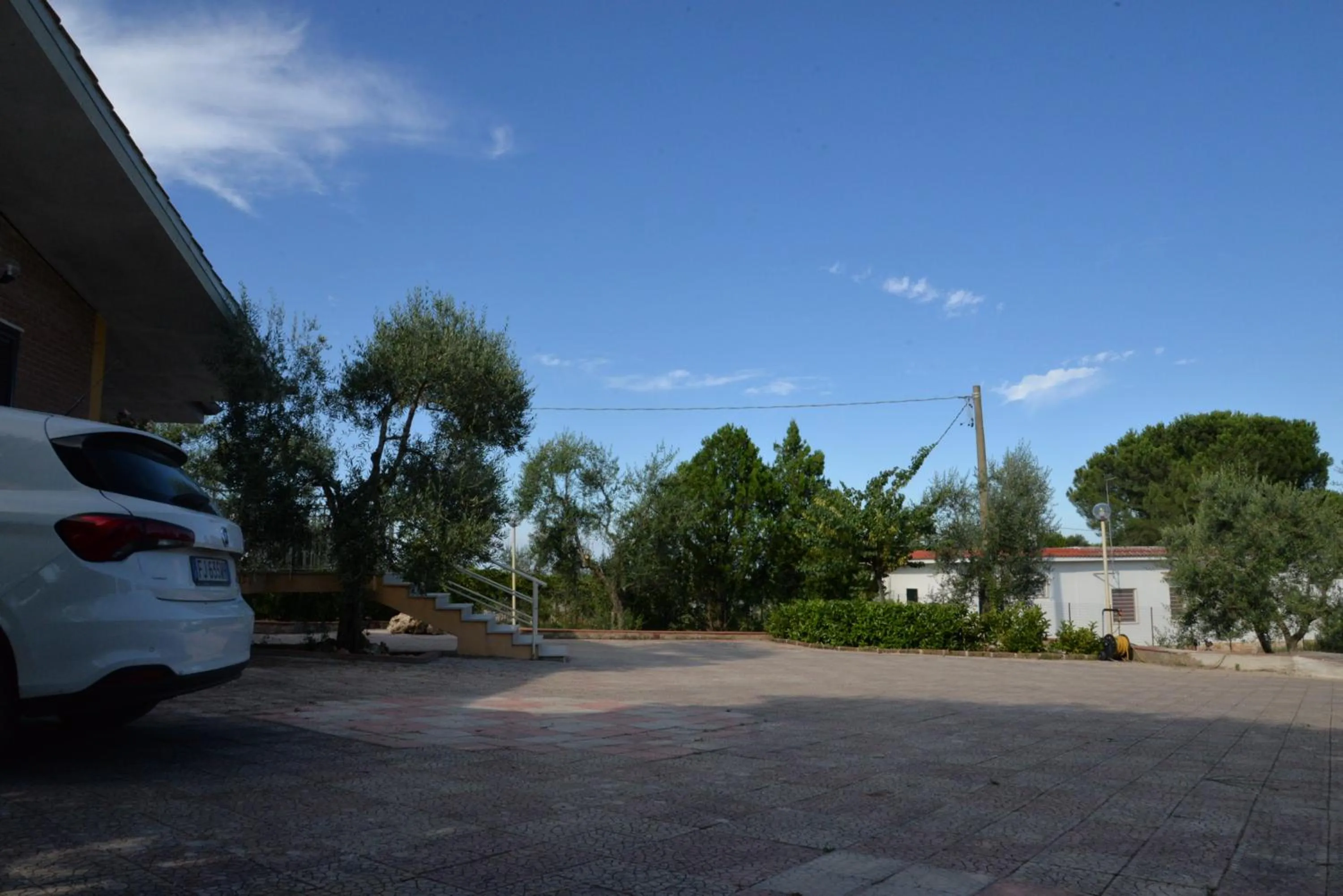 Facade/entrance in B&B Lara Santola