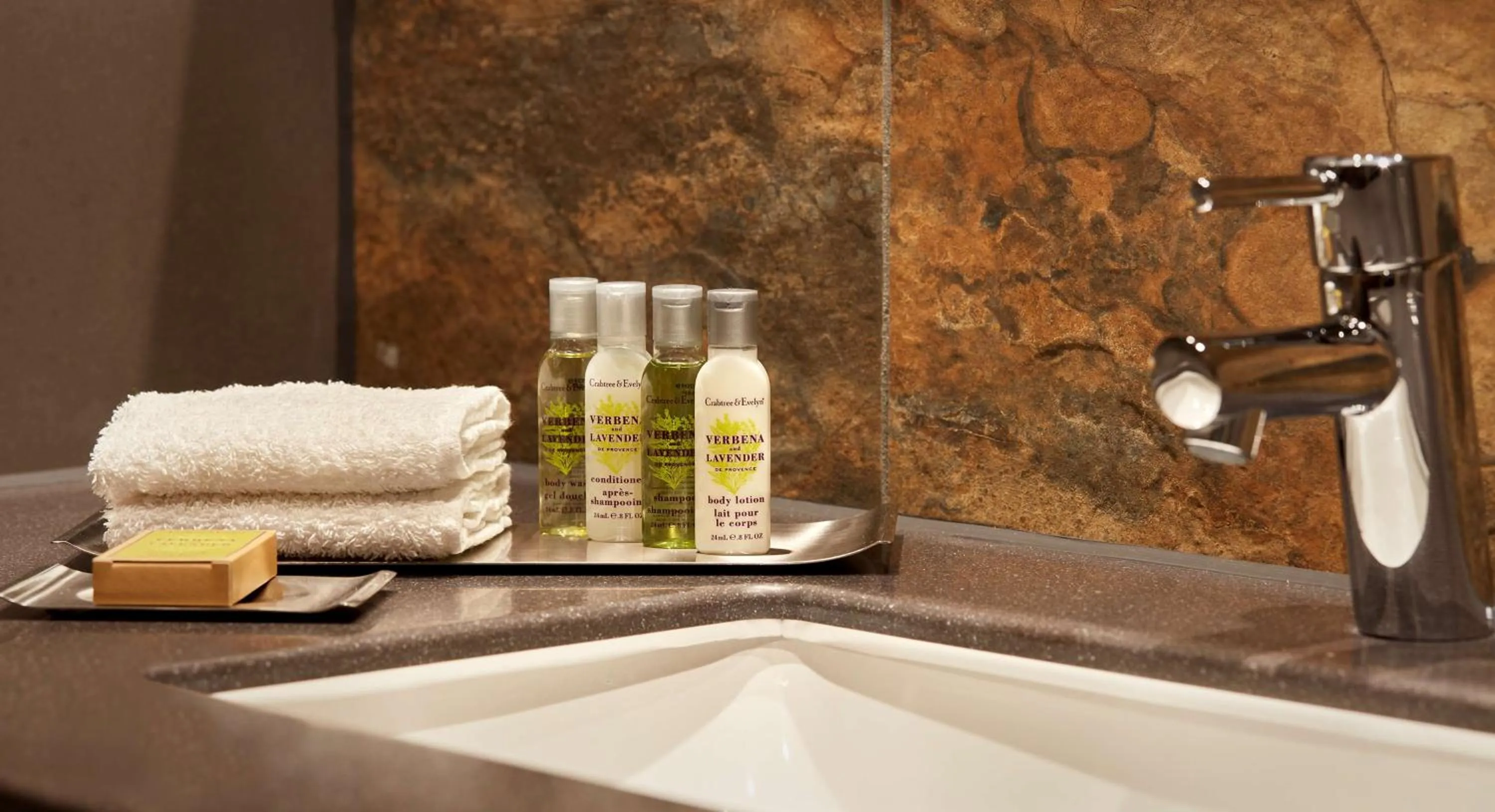 Bathroom in DoubleTree by Hilton Sheffield Park