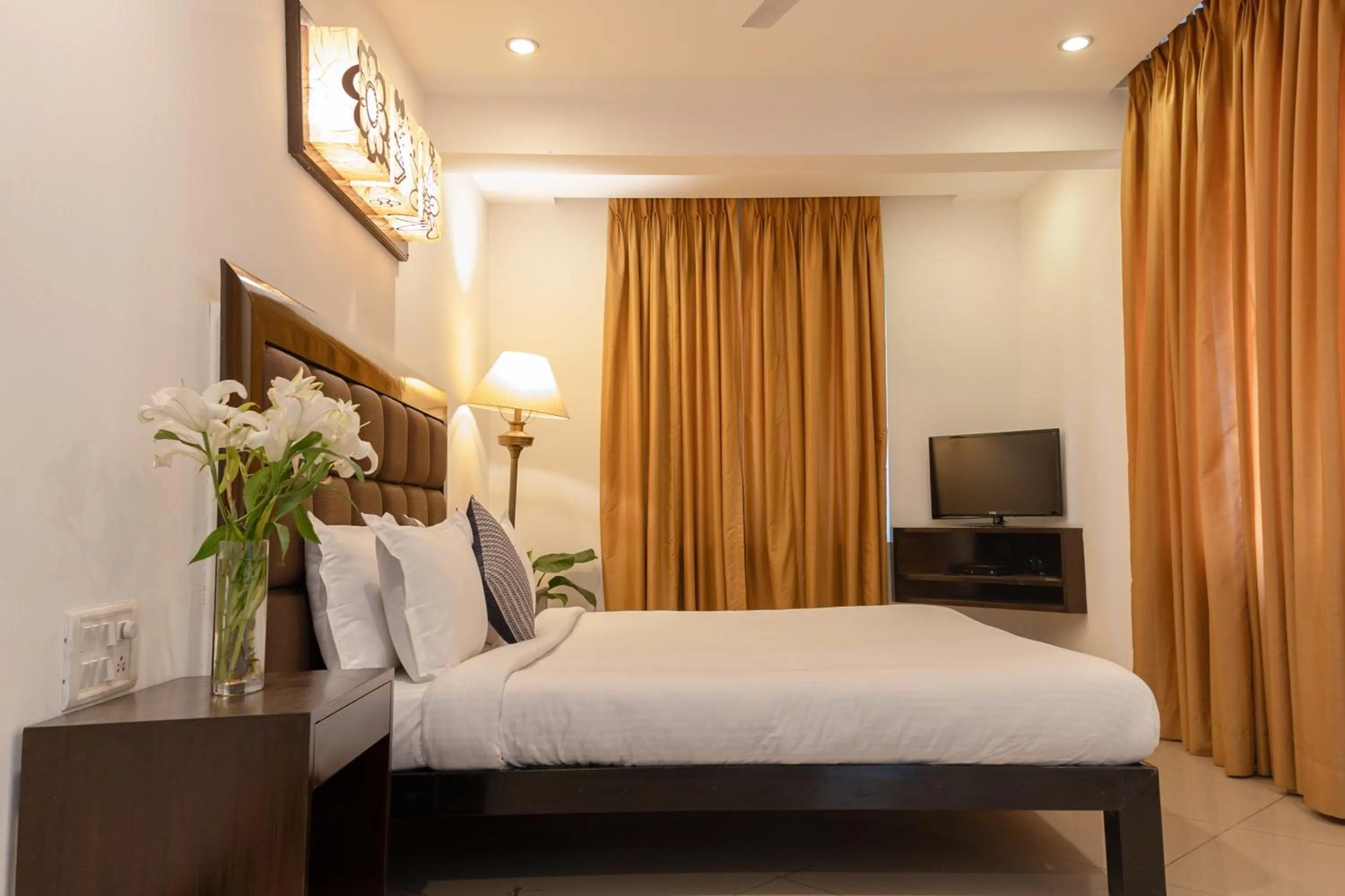 Communal lounge/ TV room in Casabela Boutique Hotel