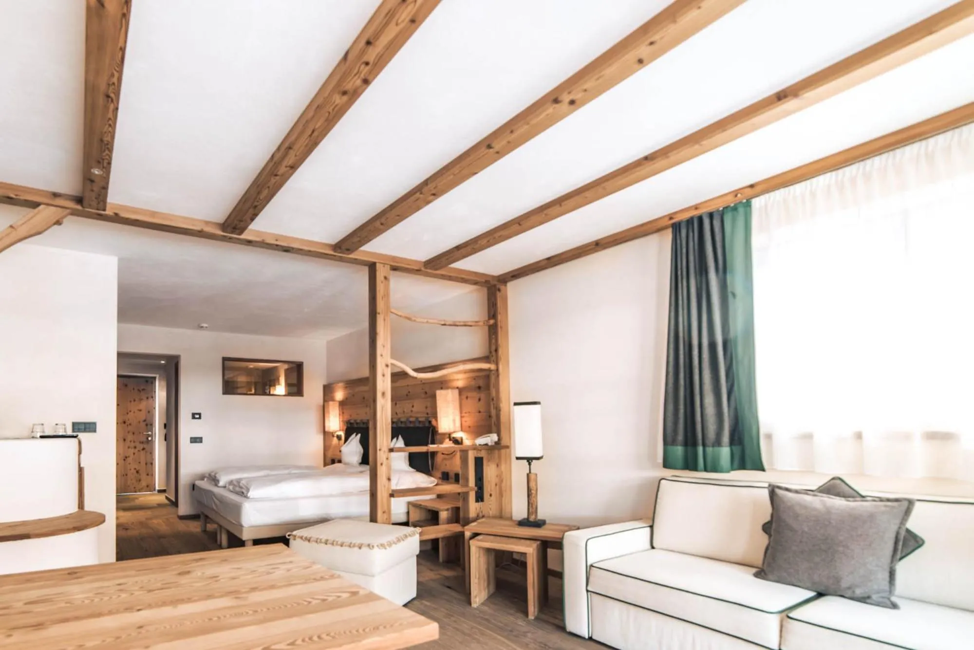 Living room, Bed in Dolomites Living Hotel Tirler