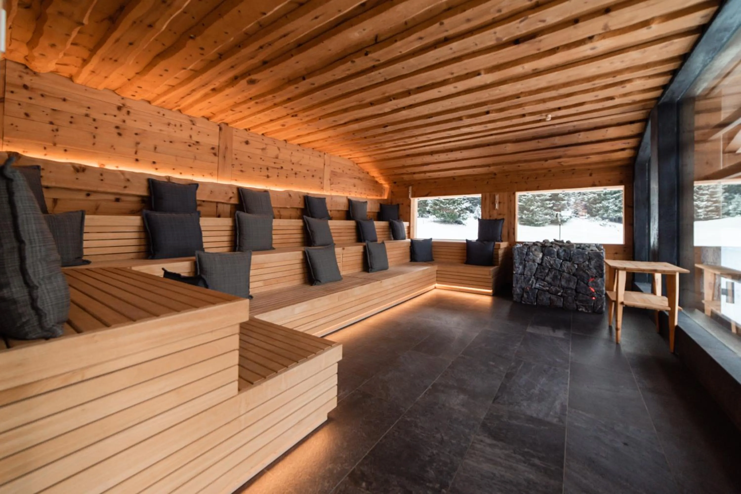 Spa and wellness centre/facilities in Dolomites Living Hotel Tirler