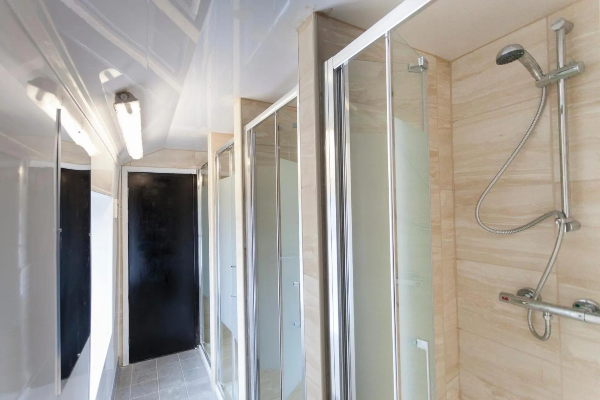 Shower in Fenham Hotel express