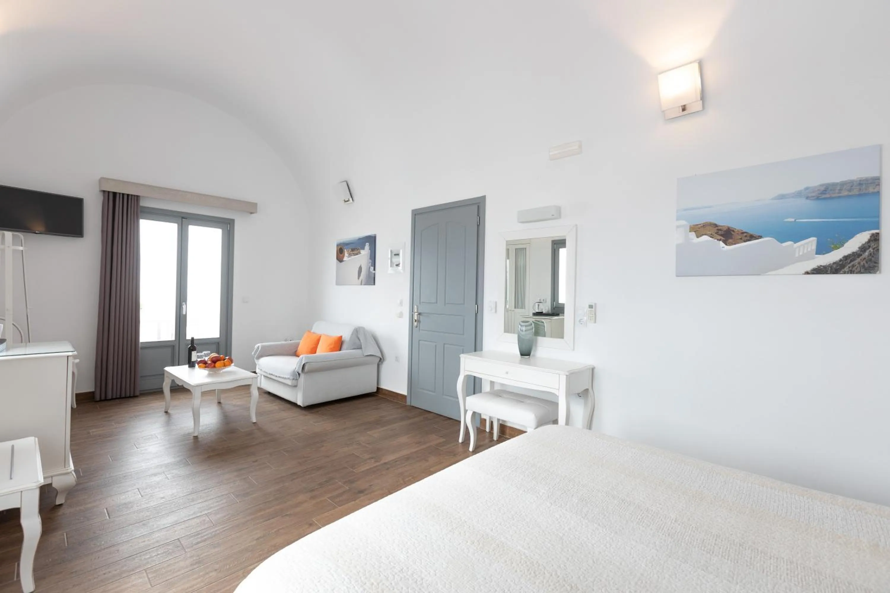 Bed in Hotel Star Santorini