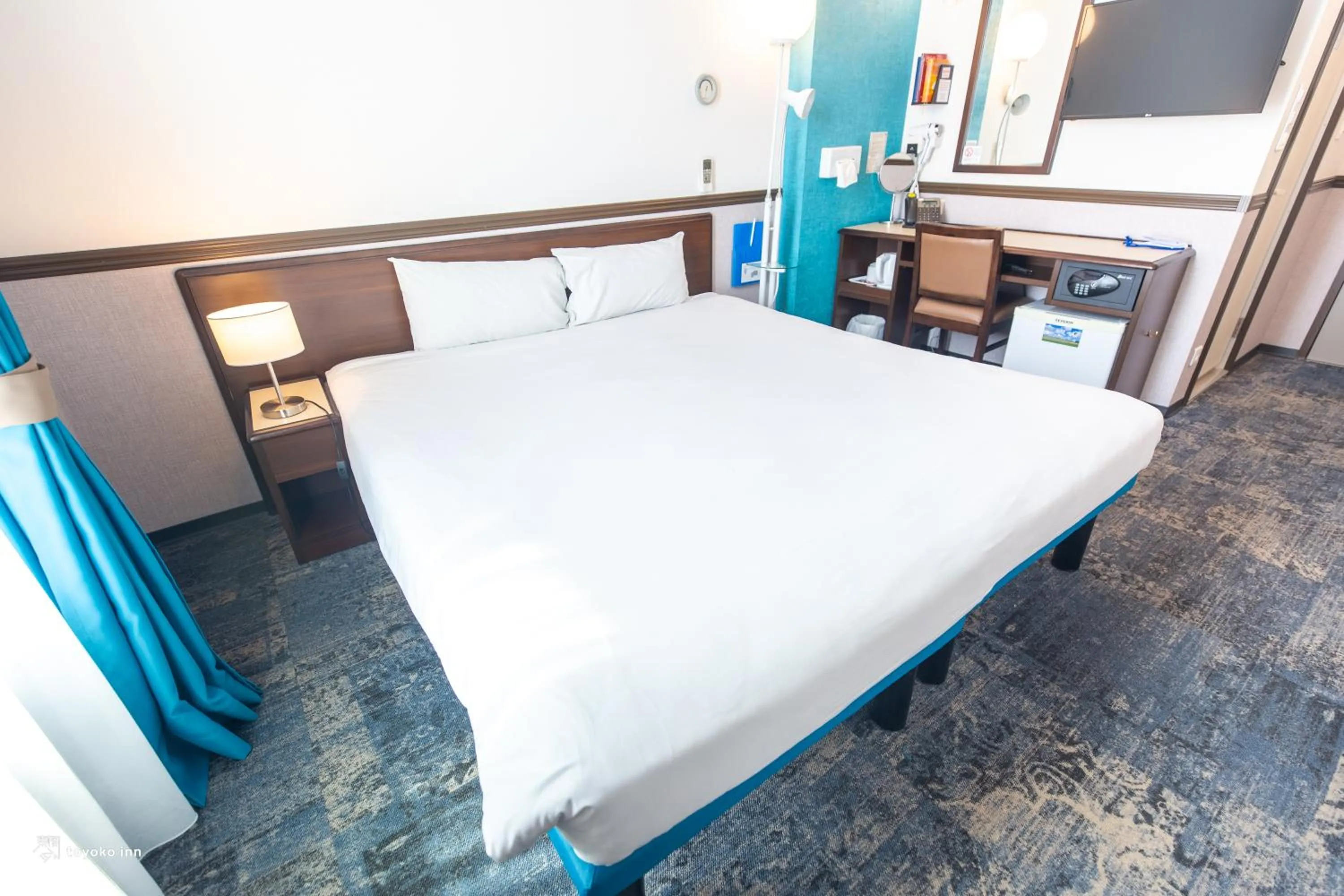 Photo of the whole room, Bed in Toyoko INN Marseille Saint Charles