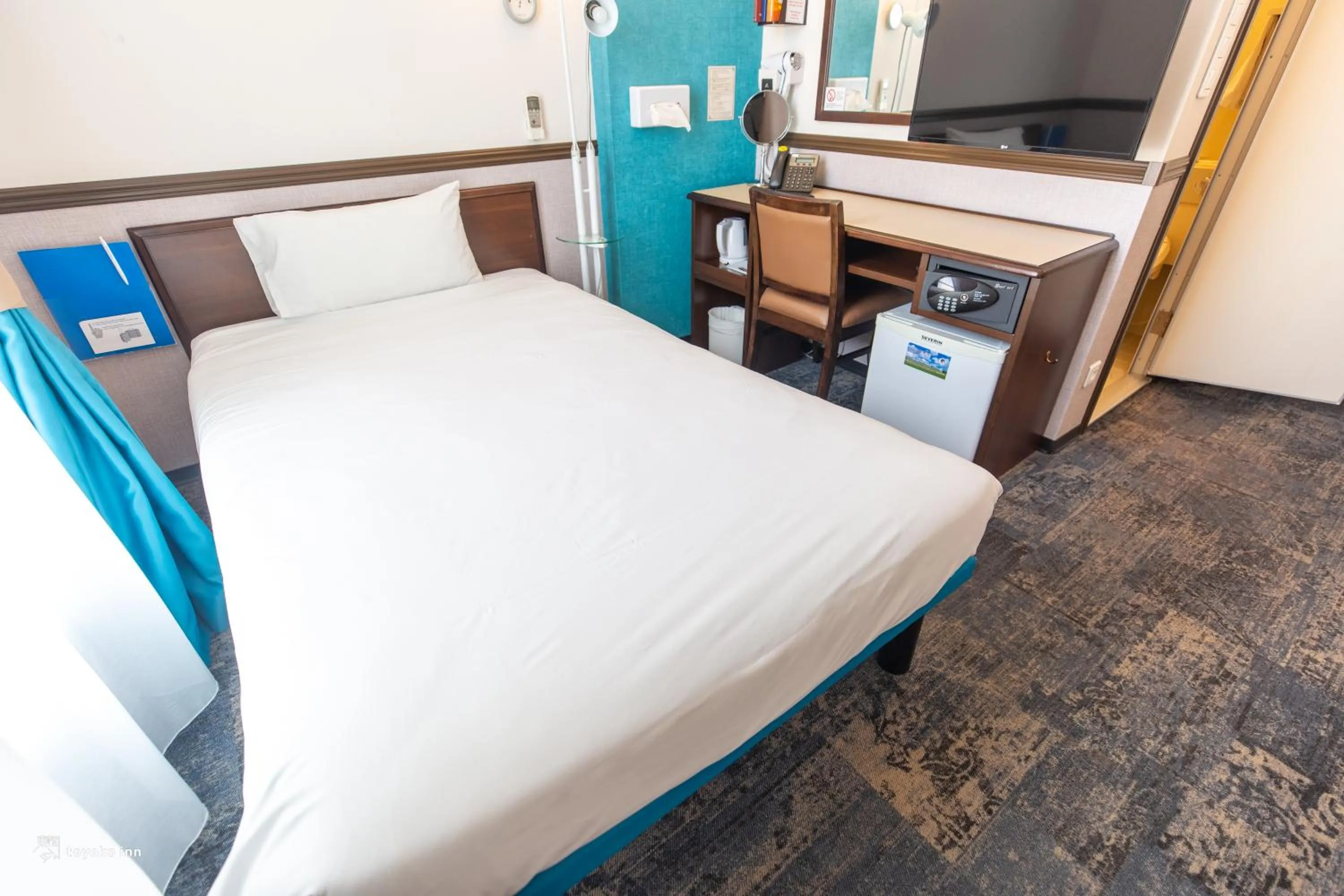 Photo of the whole room, Bed in Toyoko INN Marseille Saint Charles