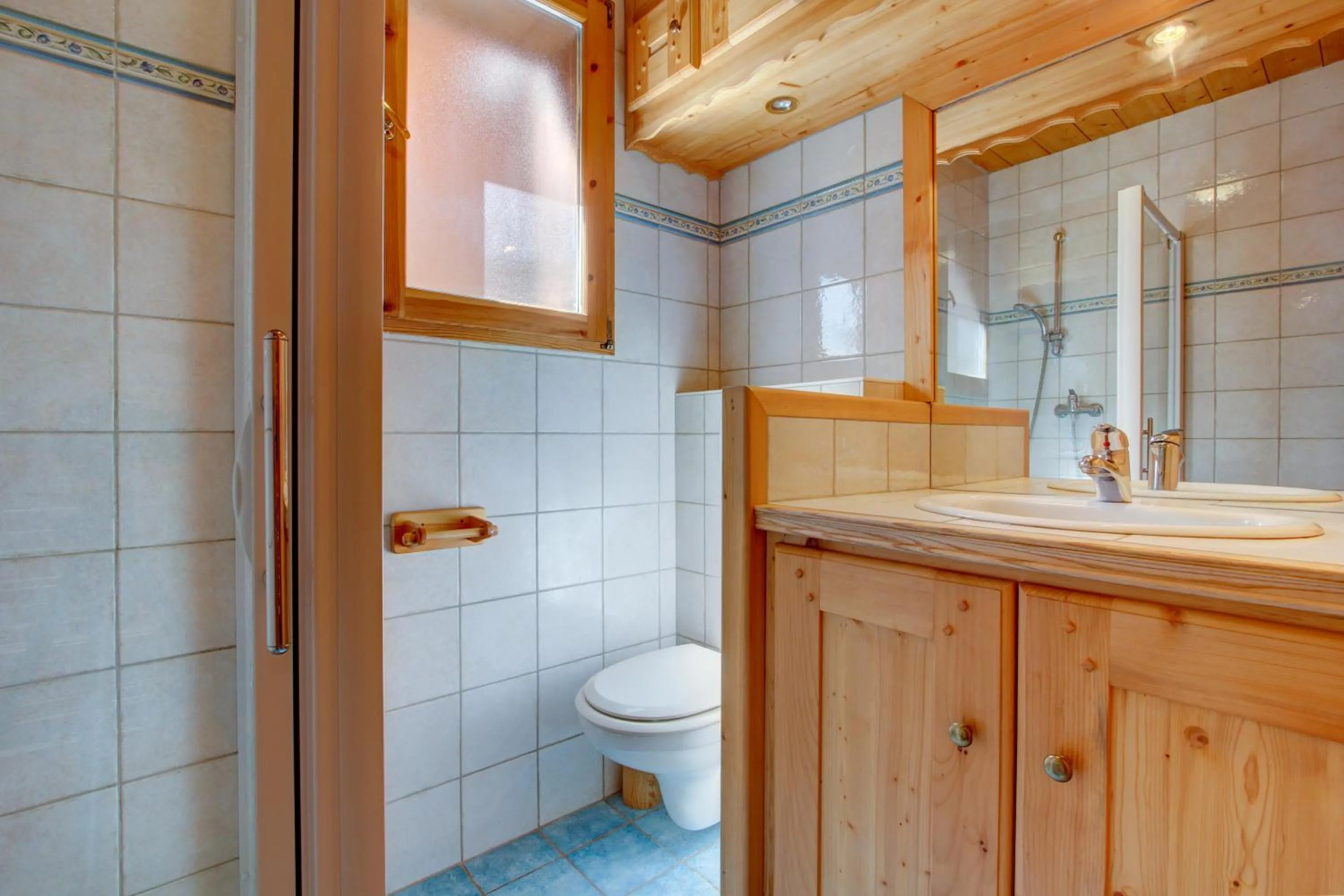 Bathroom in LES SERMES M115