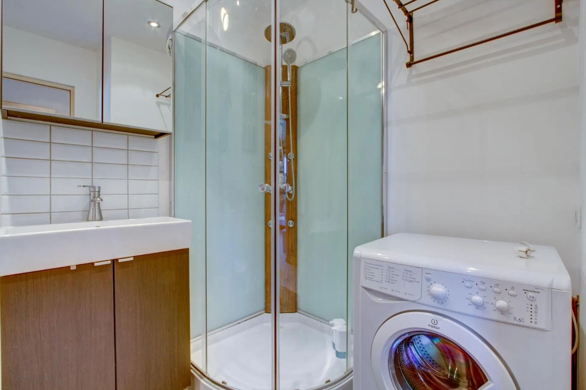 Shower in Morzine 1000