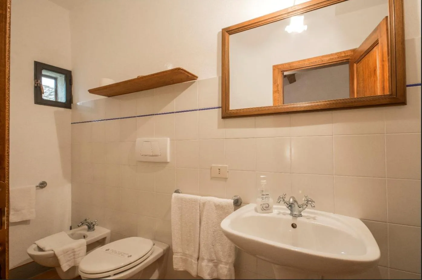 Bathroom in Borgo Bottaia